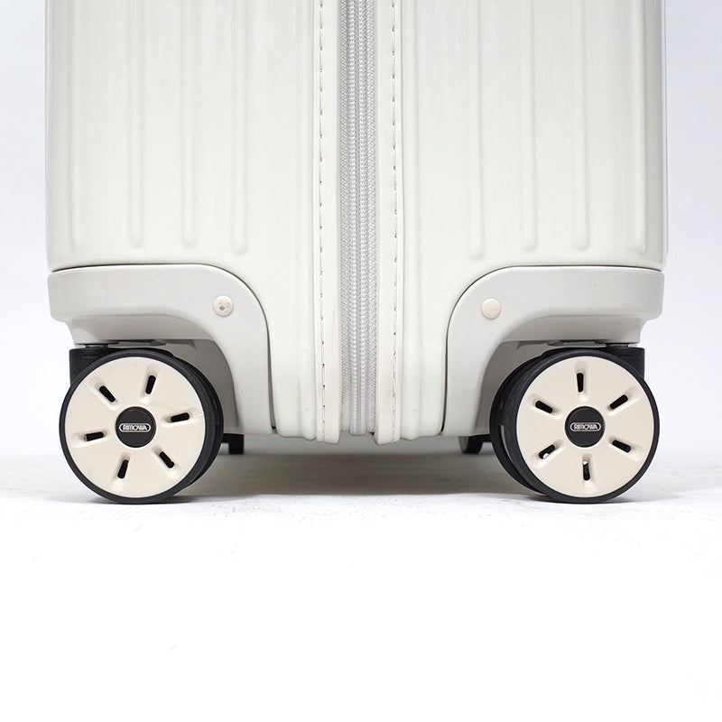 リモワ　ユナイテッドアローズ限定　サルサ　810.90.56　中古商品　86リットル　4輪