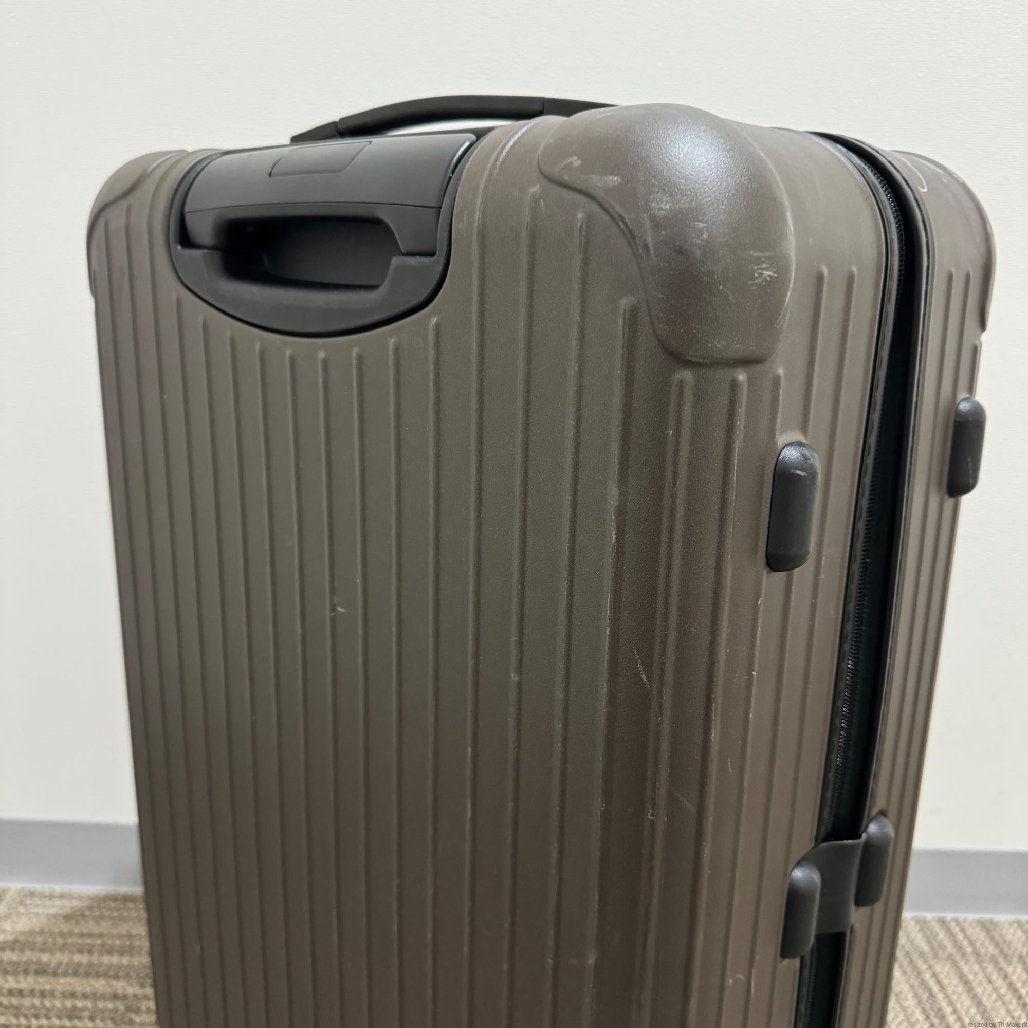リモワ サルサ 電子タグ 811.63.38.5 中古美品 63リットル 4輪