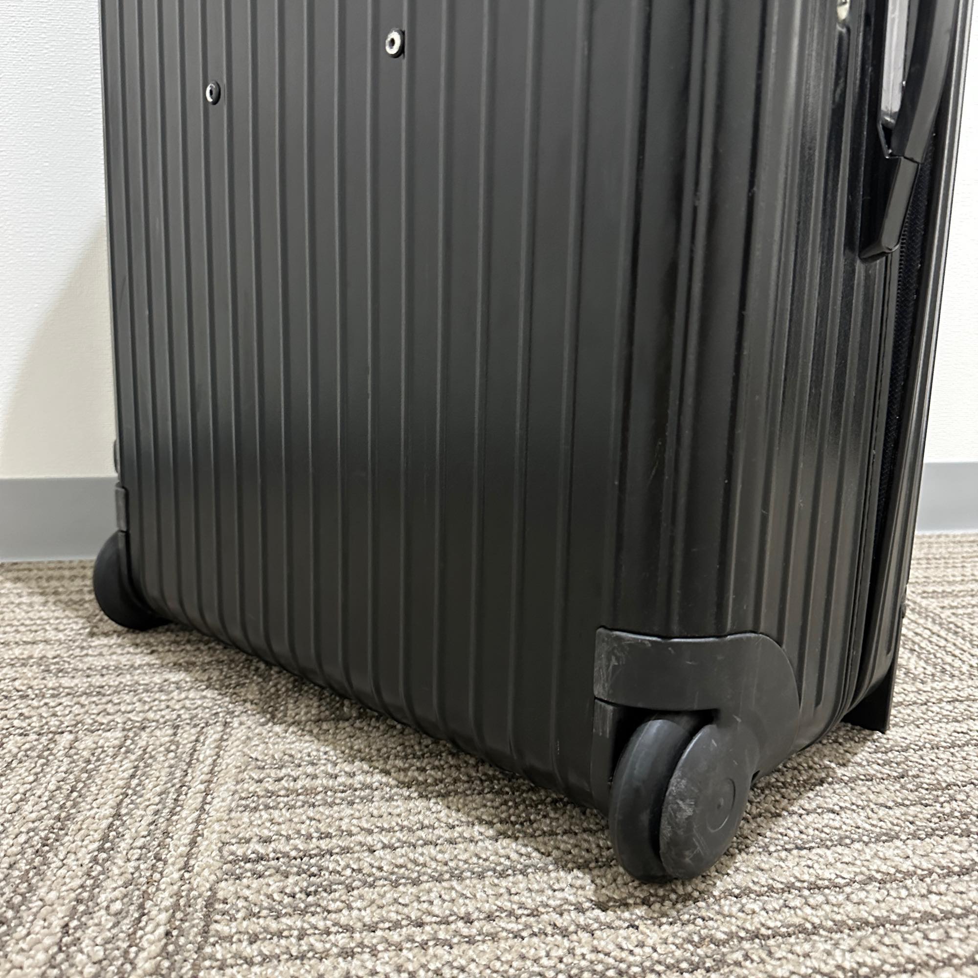 リモワ　サルサ　811.70　78リットル　中古商品　2輪