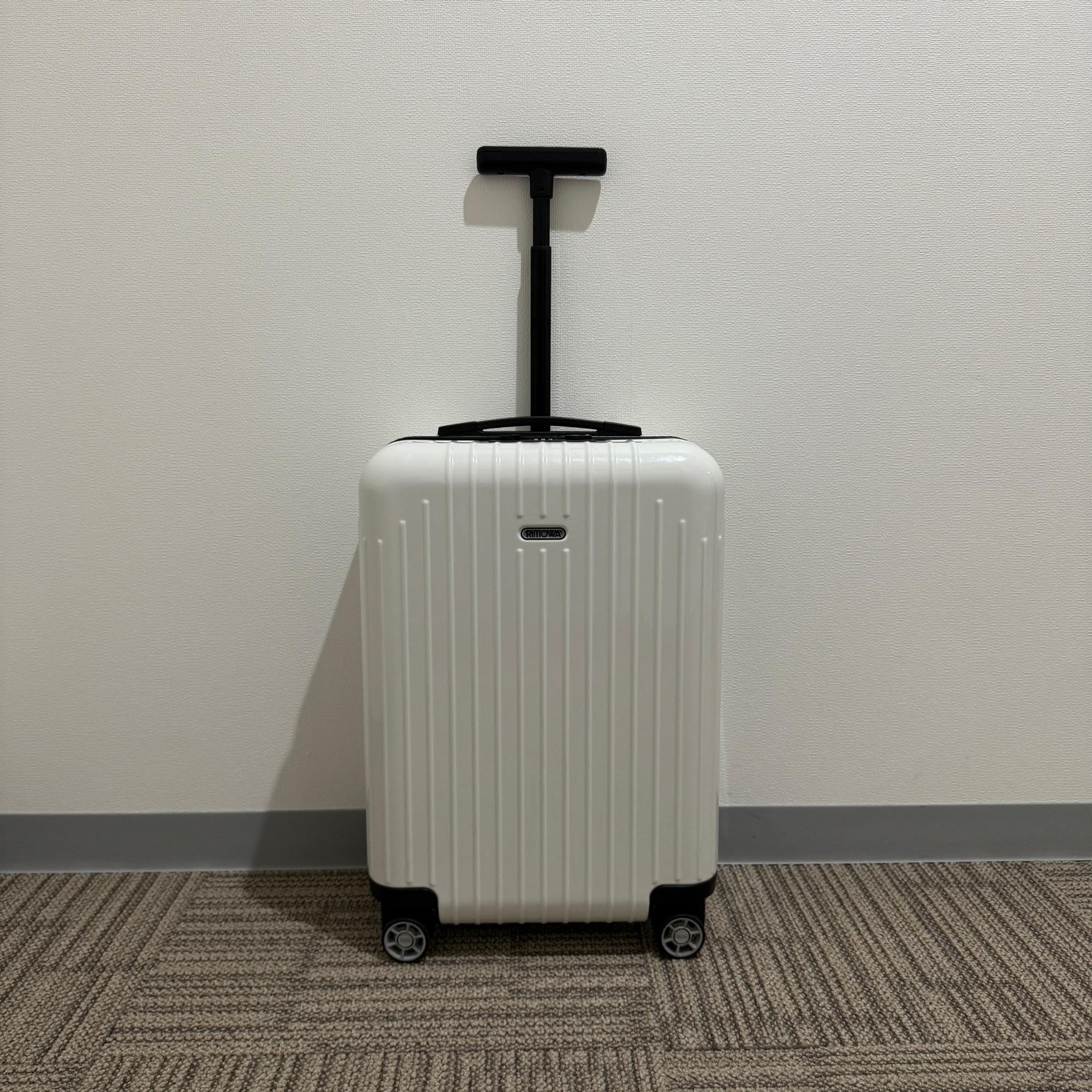 リモワ　サルサ エアー　中古美品　820.52.45.4　34リットル　4輪