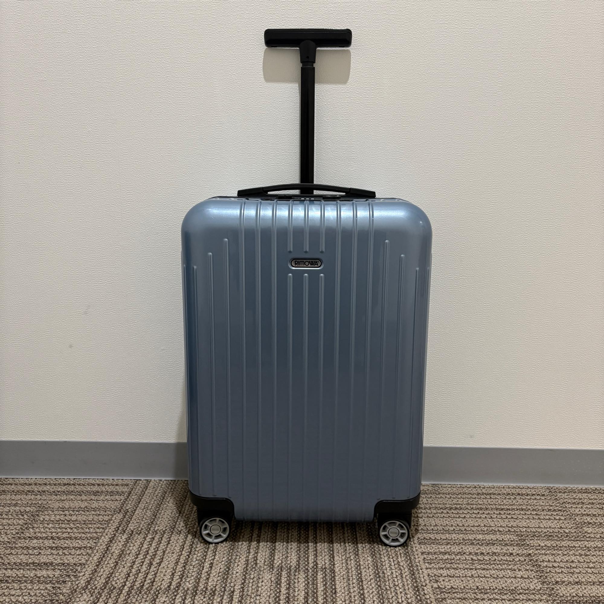 リモワ　サルサ エアー　820.52.78.4-1　33リットル　中古美品　4輪