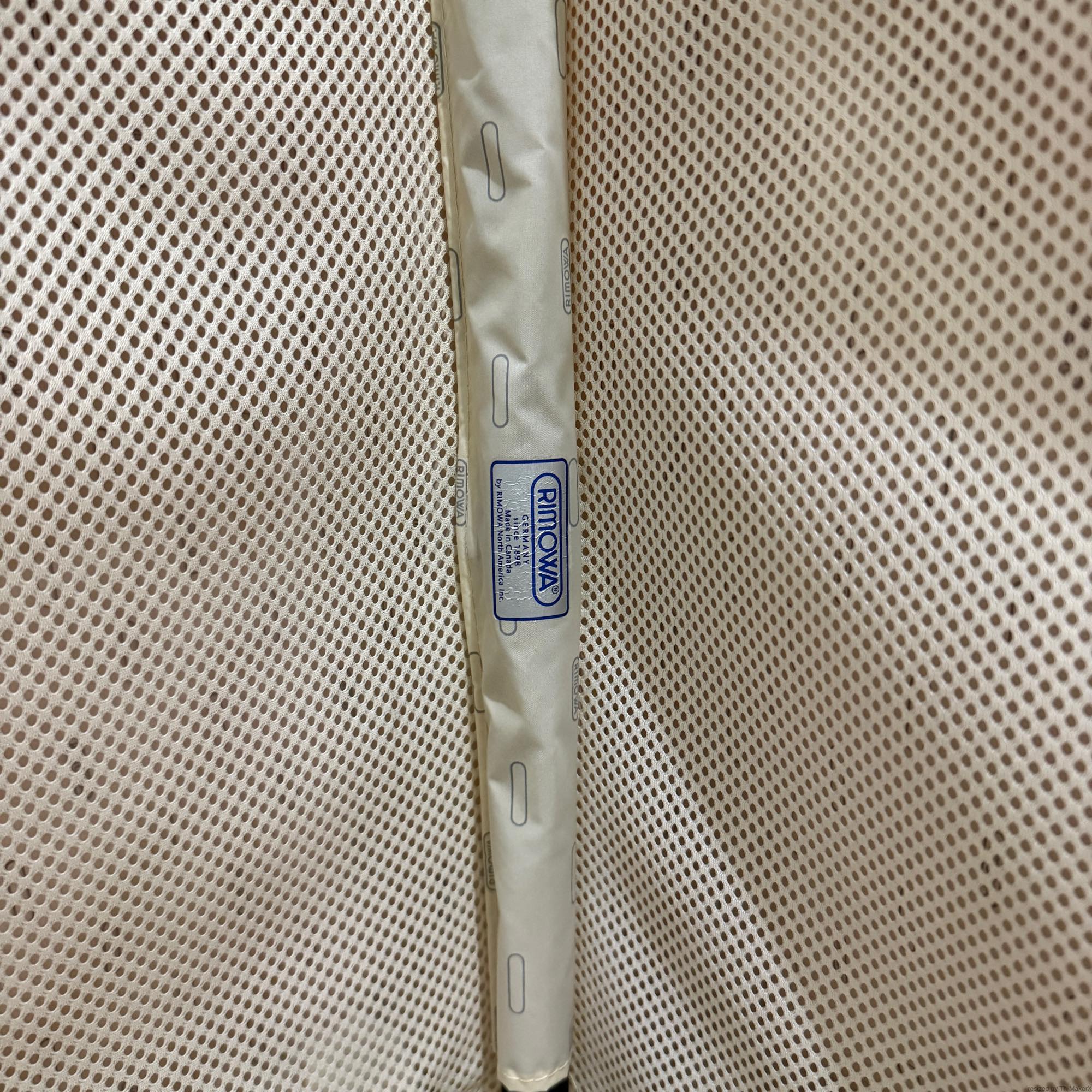 リモワ　サルサエアー　823.52 　中古商品　33リットル　4輪