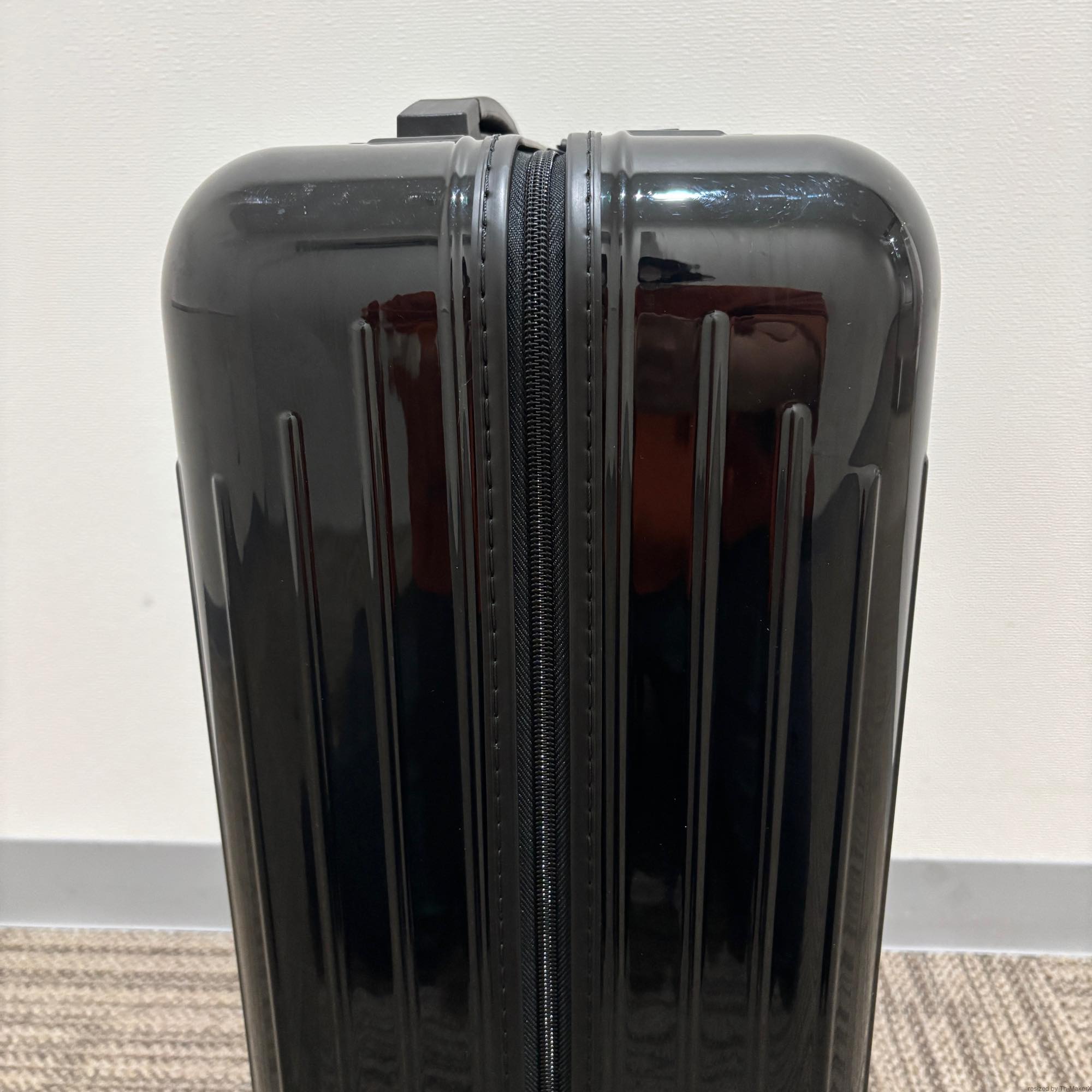 リモワ　エッセンシャルライト　823.53.62.1　キャビン　37L　中古美品　ブラックグロス