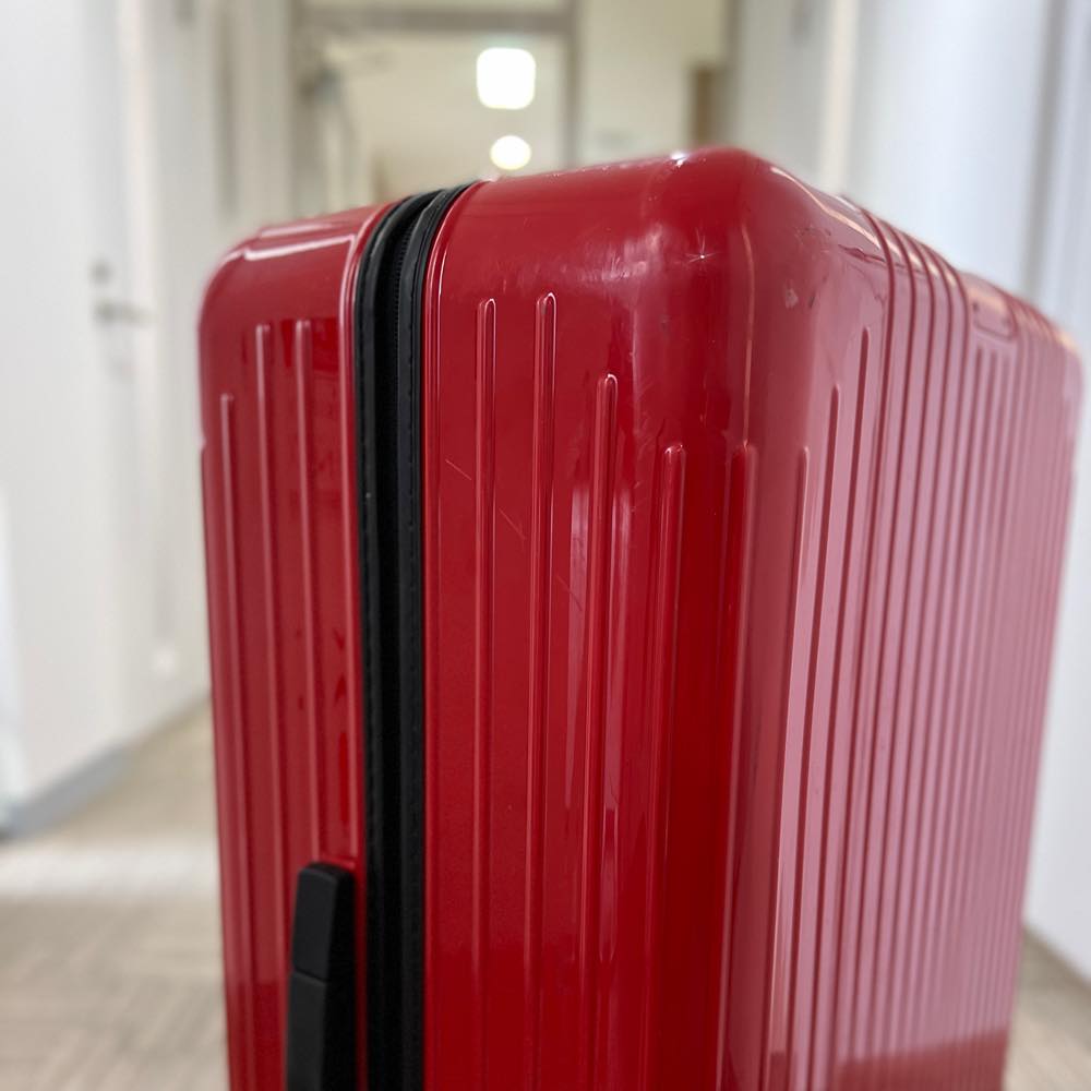 リモワ　エッセンシャルライト　823.73.65.4　チェックインL 中古美品 レッド