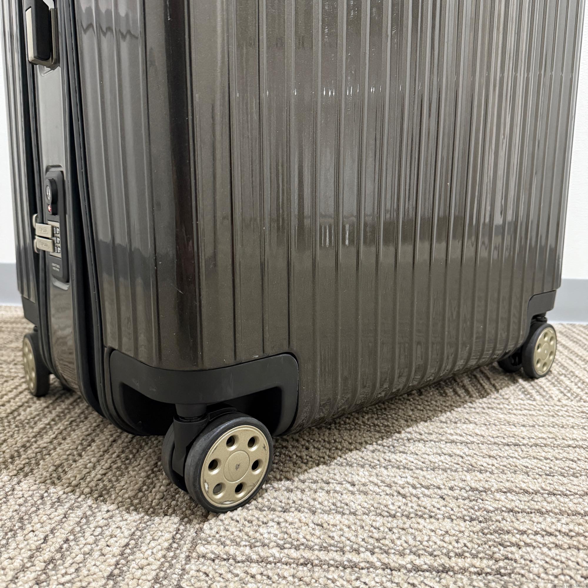 リモワ　サルサデラックス　3Suiter　830.80.33.4　中古美品　128リットル　4輪
