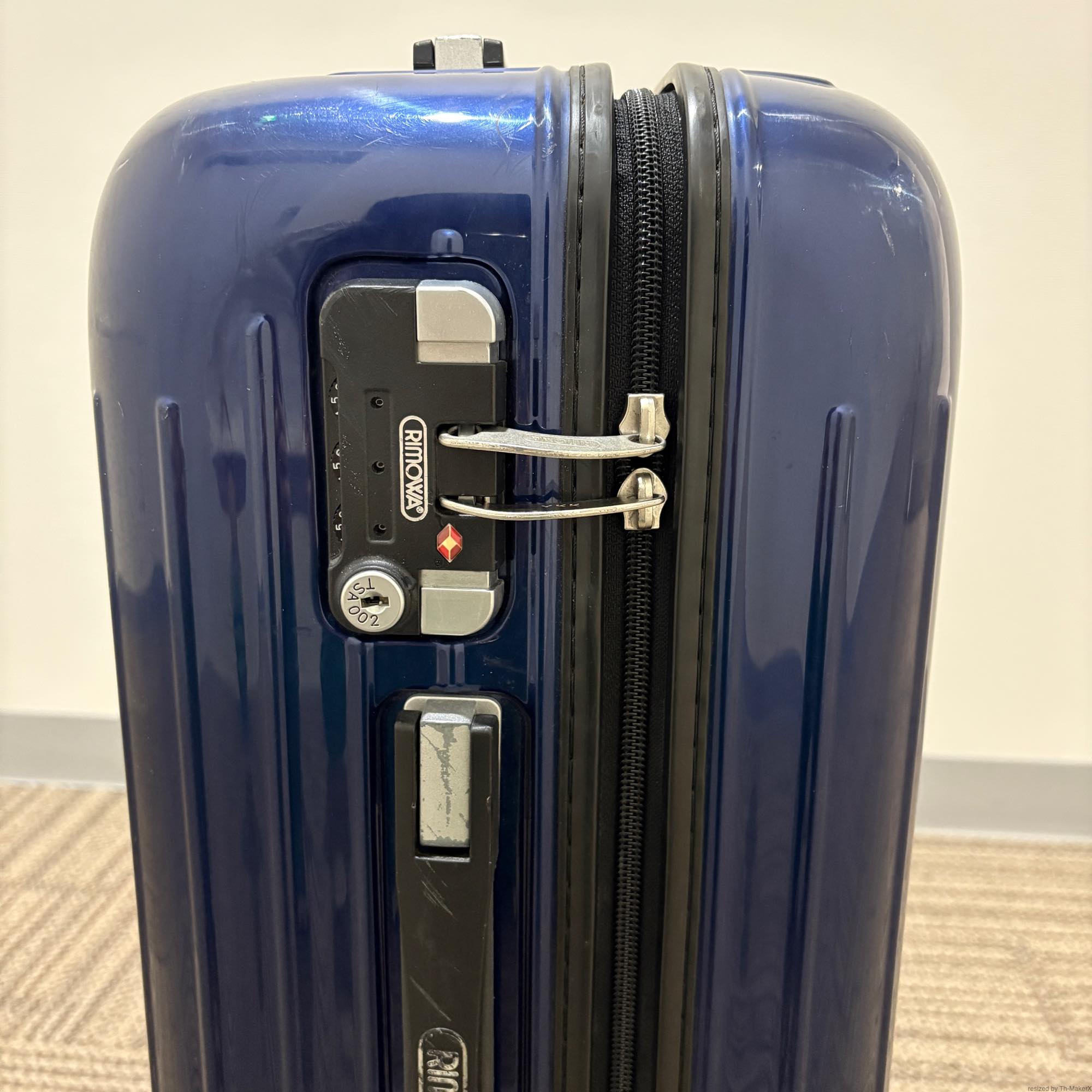 リモワ　タンゴ　831.52　中古美品　35リットル　2輪