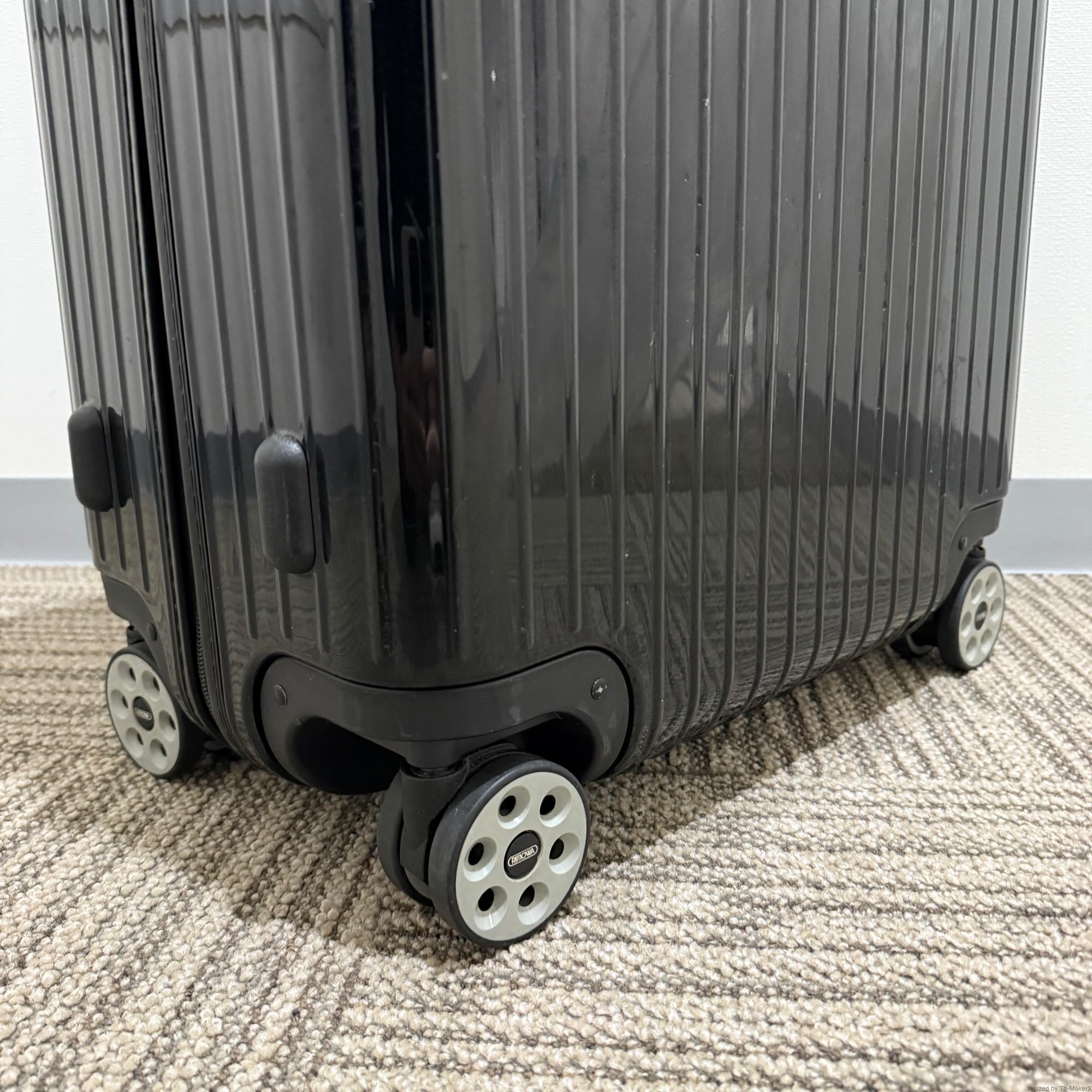 リモワ　サルサ デラックス　電子タグ　831.70.50.5　中古商品　78リットル　4輪