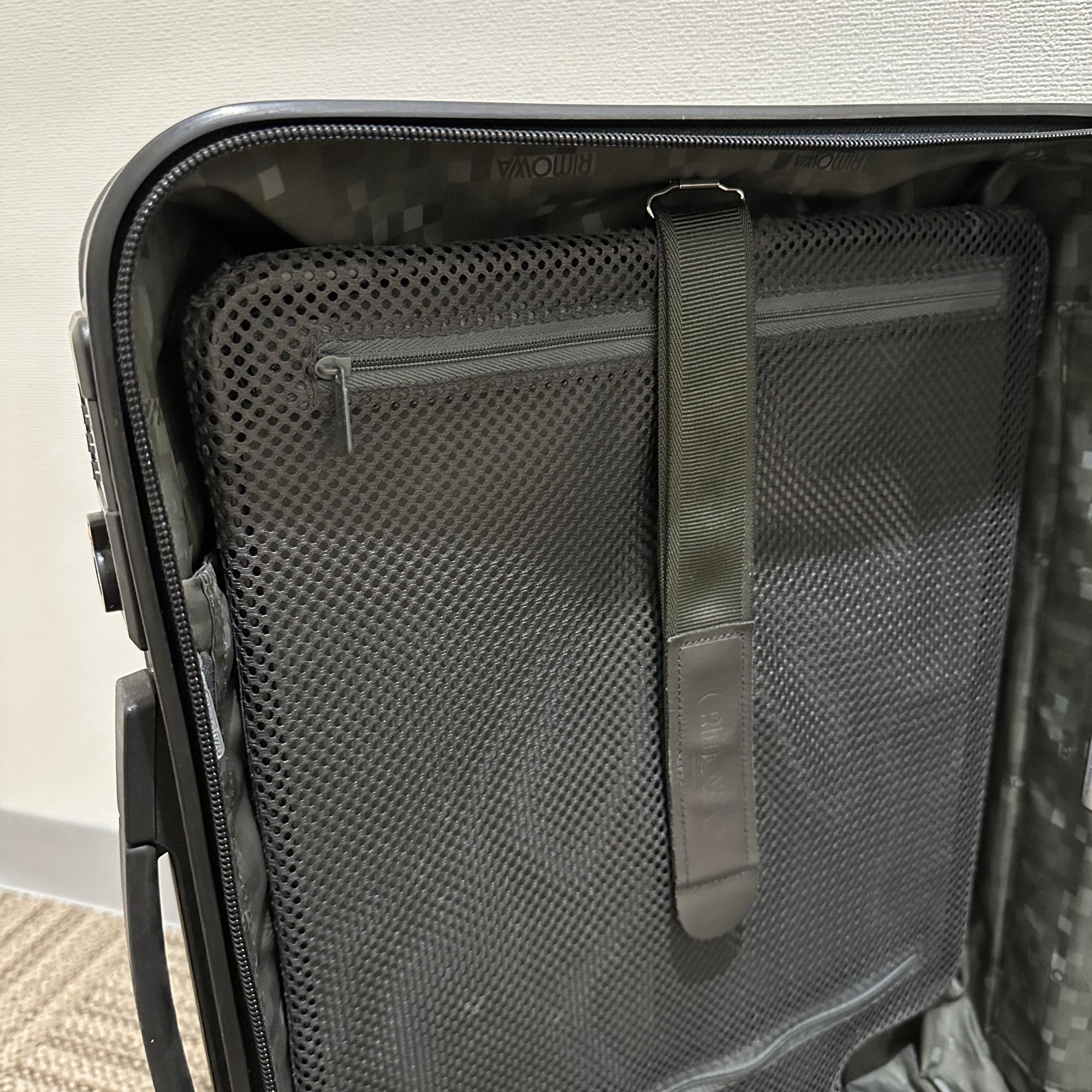 リモワ サルサ 834.52 中古商品 35リットル 4輪 – リモワ(RIMOWA)専門