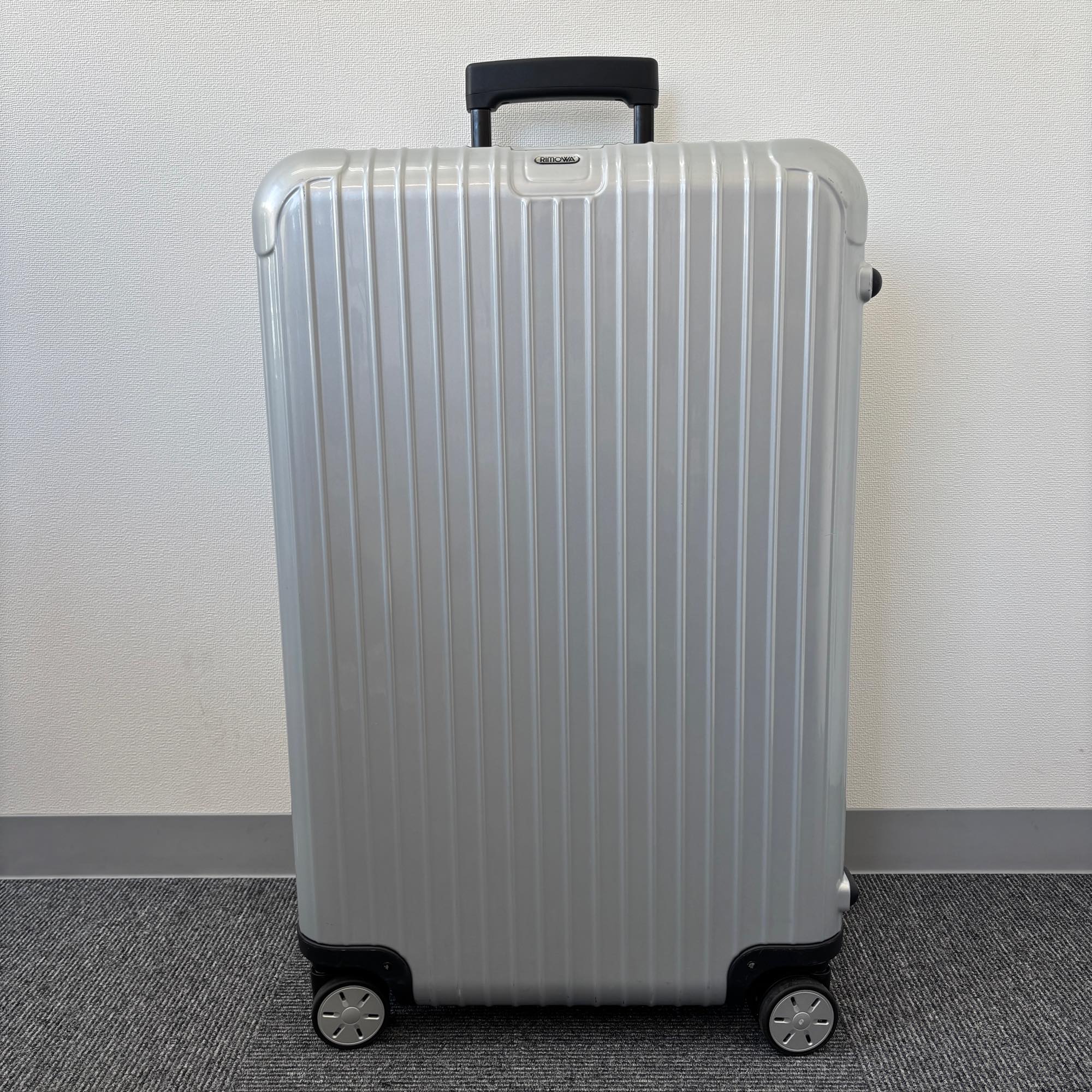 リモワ　サルサ(エッセンシャル)　U844.70　中古美品　86リットル　4輪