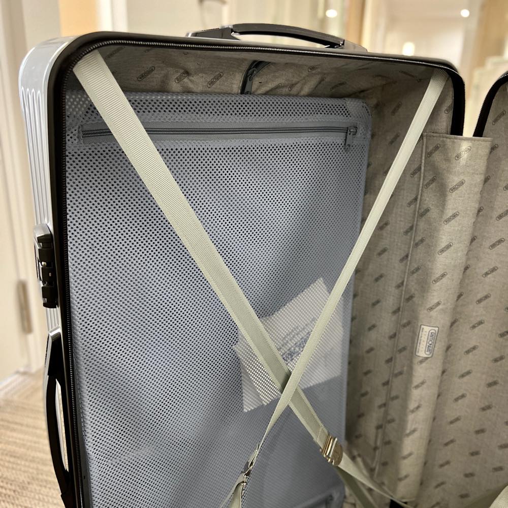 リモワ　サルサ　中古商品　856.70－1　82リットル　2輪