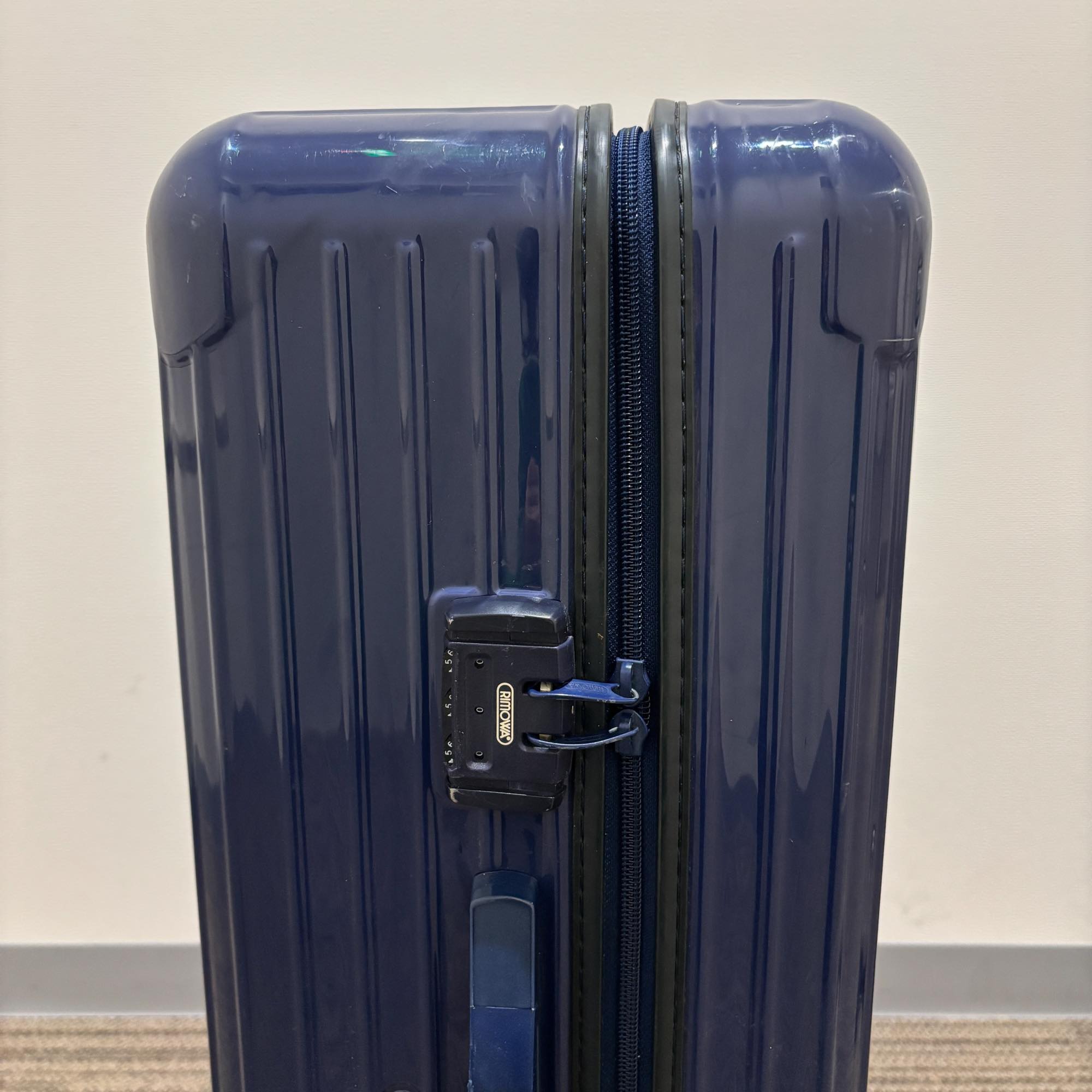 リモワ エッセンシャル(サルサ) 中古美品 857.70 82リットル 2輪