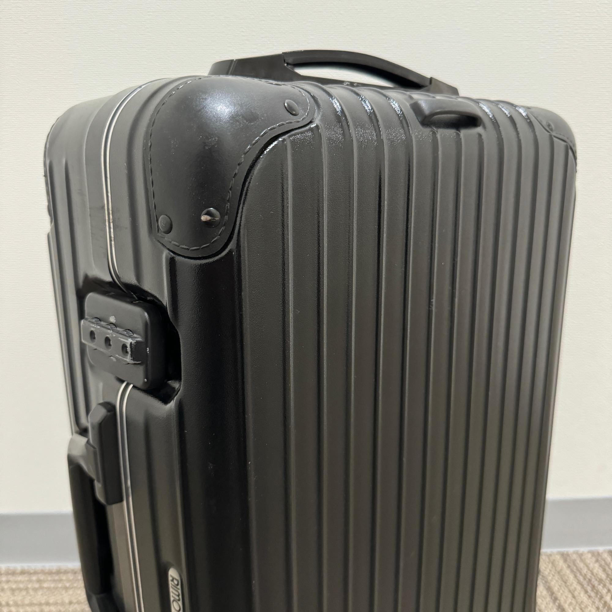 リモワ　サンバ　中古商品　858.52　35リットル　2輪