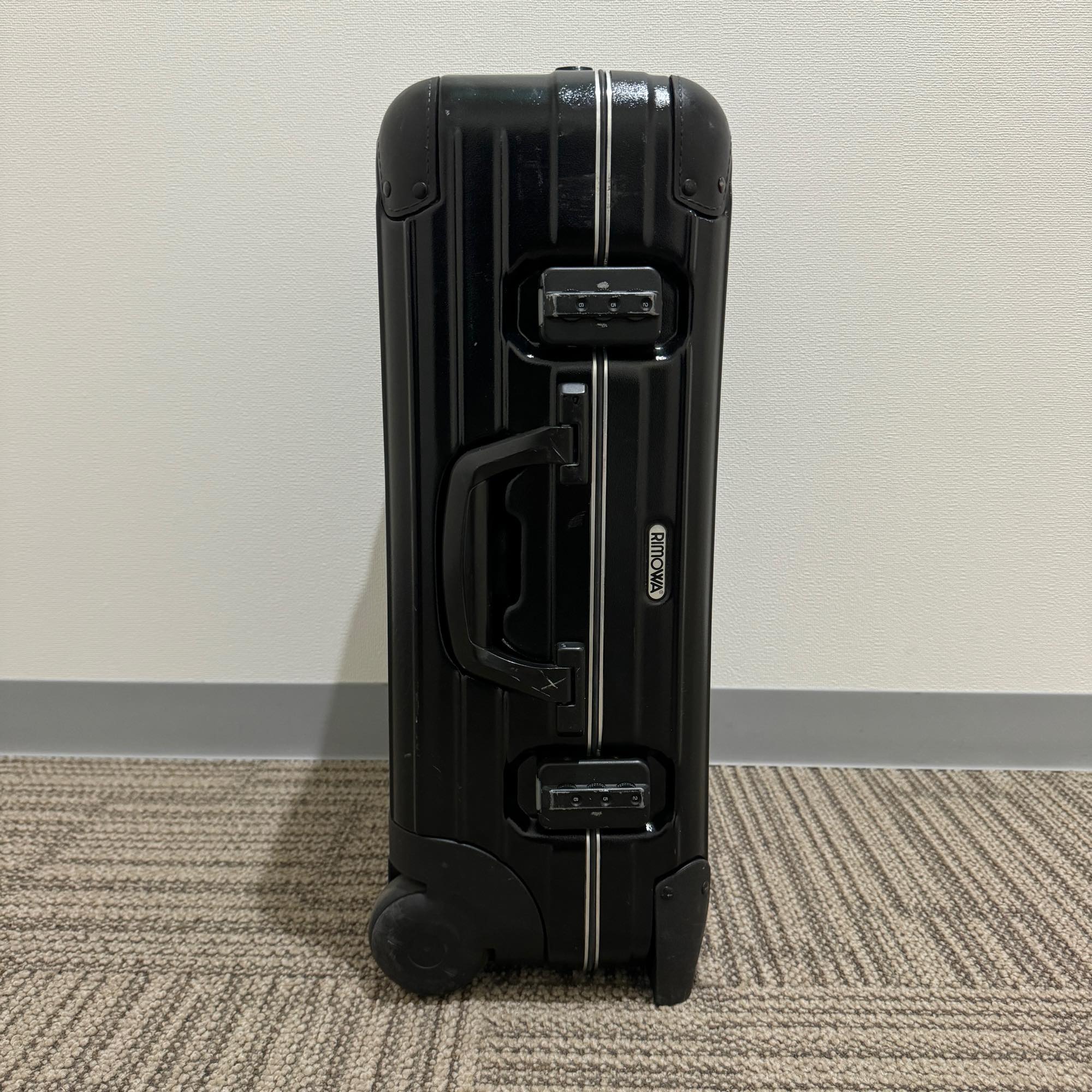 リモワ サンバ 中古商品 858.52 35リットル 2輪 – リモワ(RIMOWA)専門