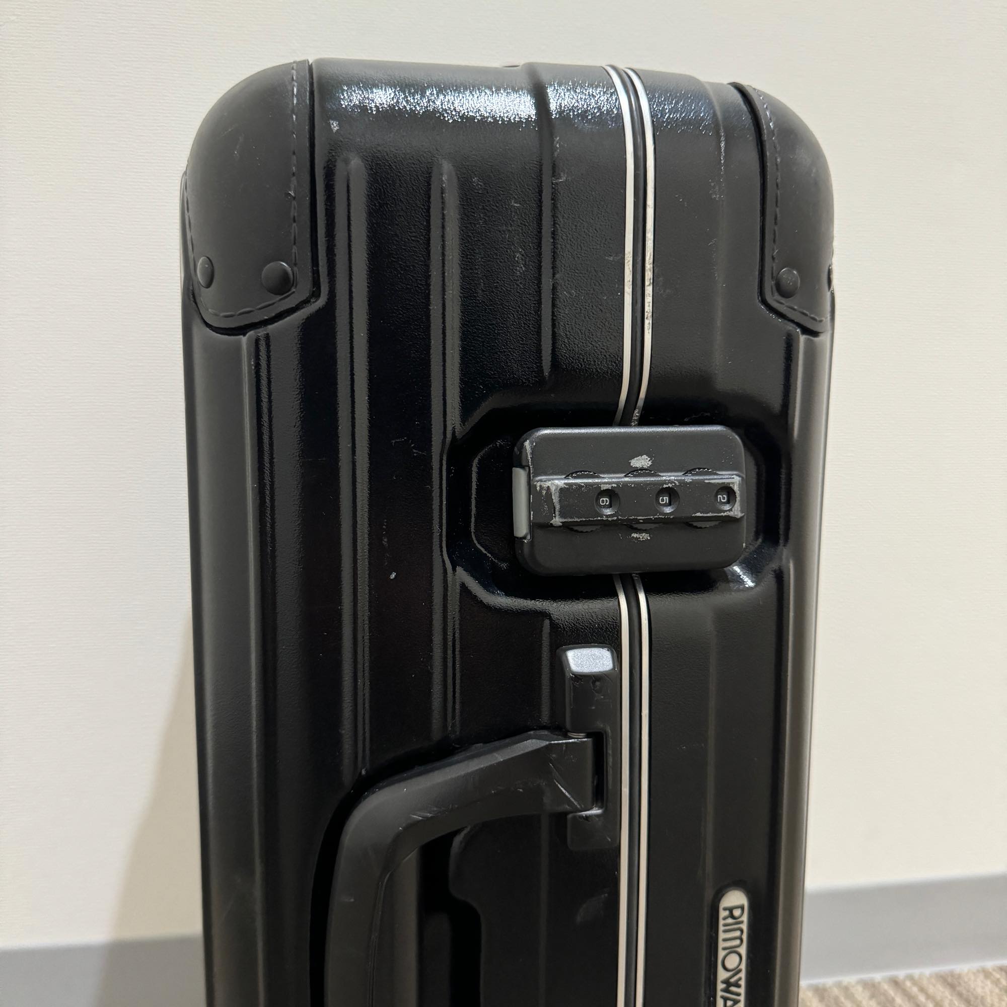 リモワ サンバ 中古商品 858.52 35リットル 2輪 – リモワ(RIMOWA)専門
