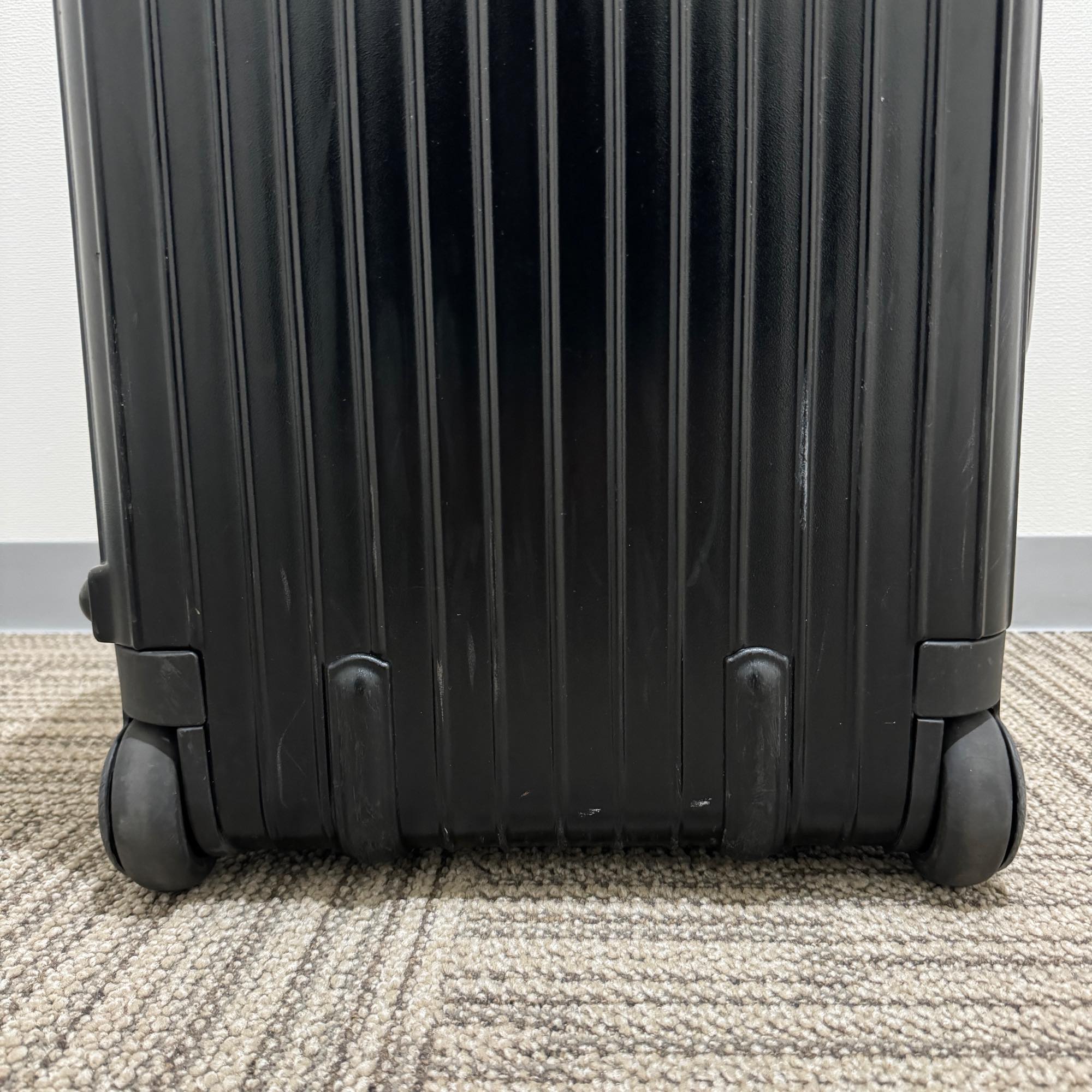 リモワ　サンバ　中古商品　858.52　35リットル　2輪