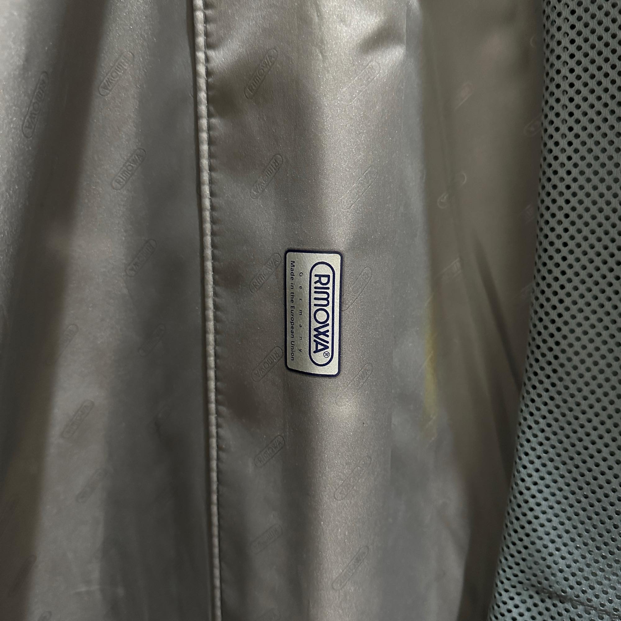 リモワ　サンバ　859.77　107リットル　中古商品　2輪