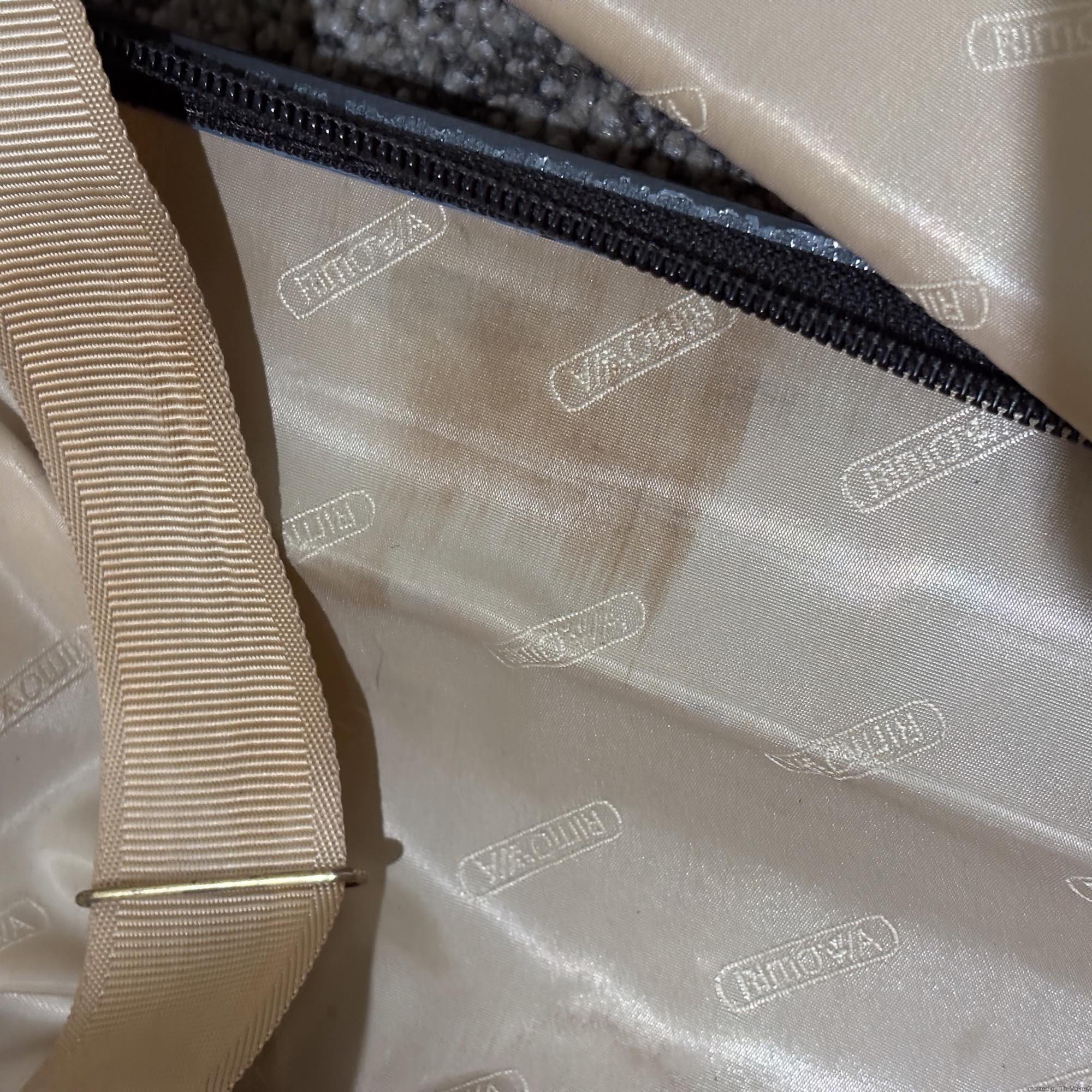 リモワ　エッセンシャルスリーブ (サルサデラックス ハイブリッド)　U862.70　89リットル　中古商品　4輪