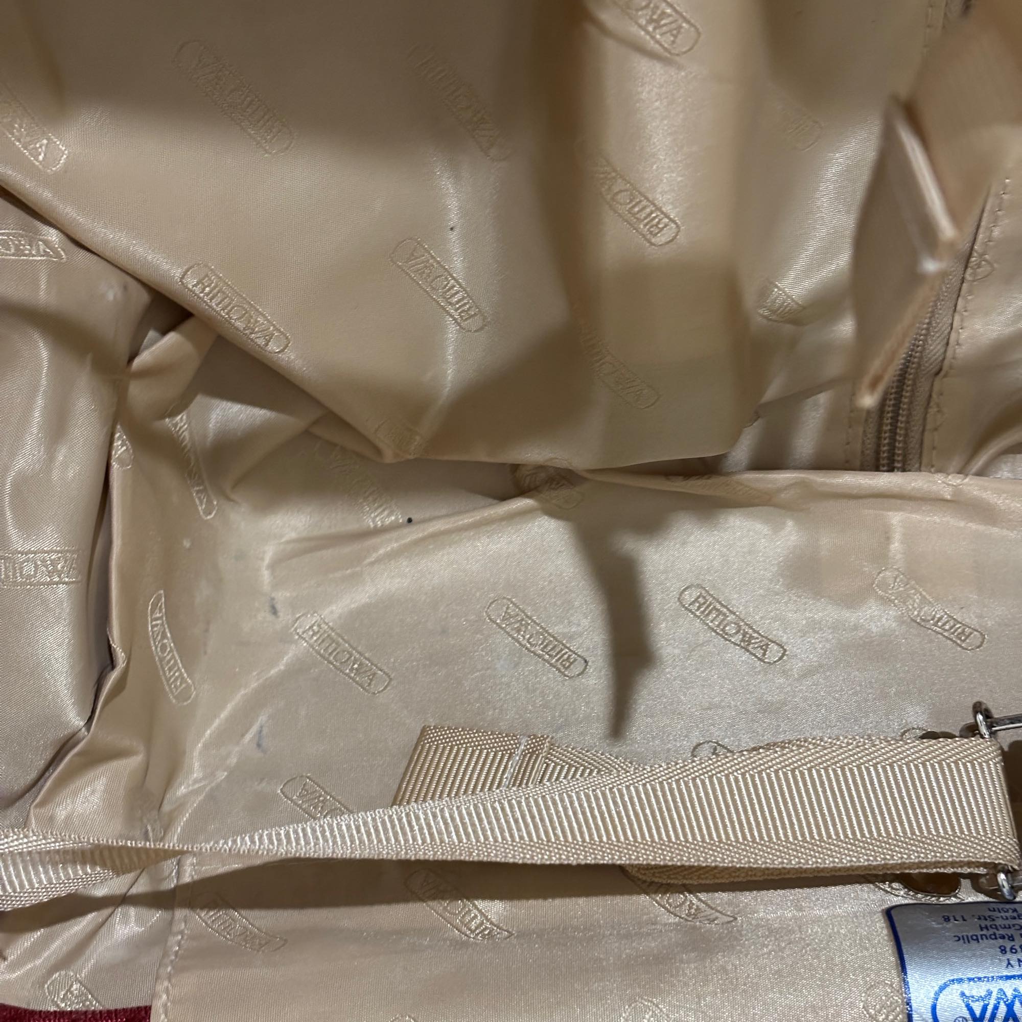 リモワ　エッセンシャルスリーブ (サルサデラックス ハイブリッド)　863.41.21.2　23リットル　中古美品　2輪