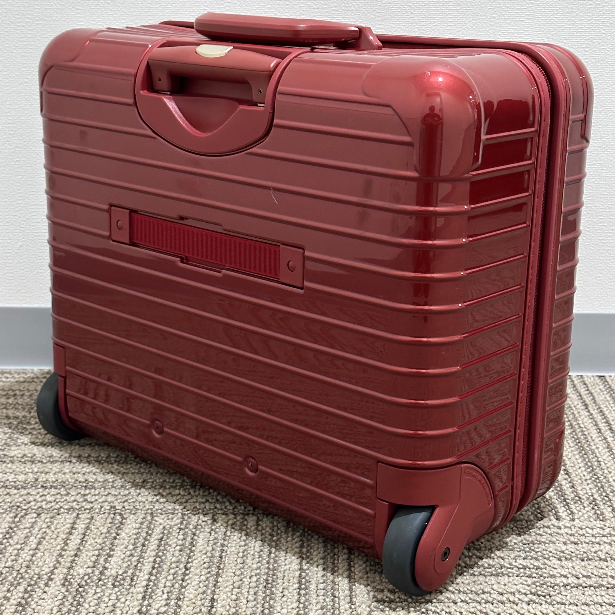 リモワ　サルサデラックス ハイブリッド　U863.50.21.2　中古美品　32リットル　2輪