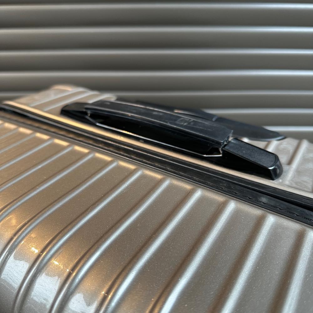 リモワ　サルサ　869.70　82リットル　中古商品　4輪