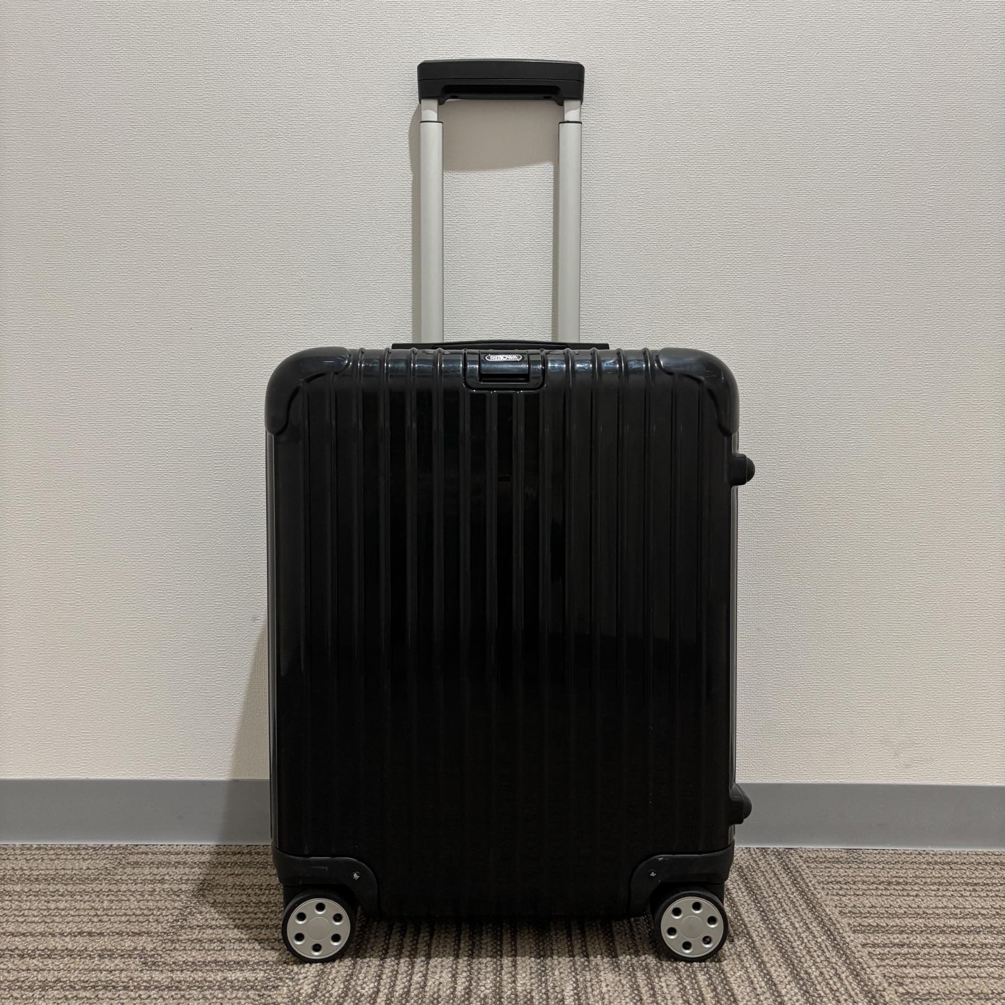 リモワ エッセンシャル(サルサ デラックス) 870.56.11.3 中古美品 52
