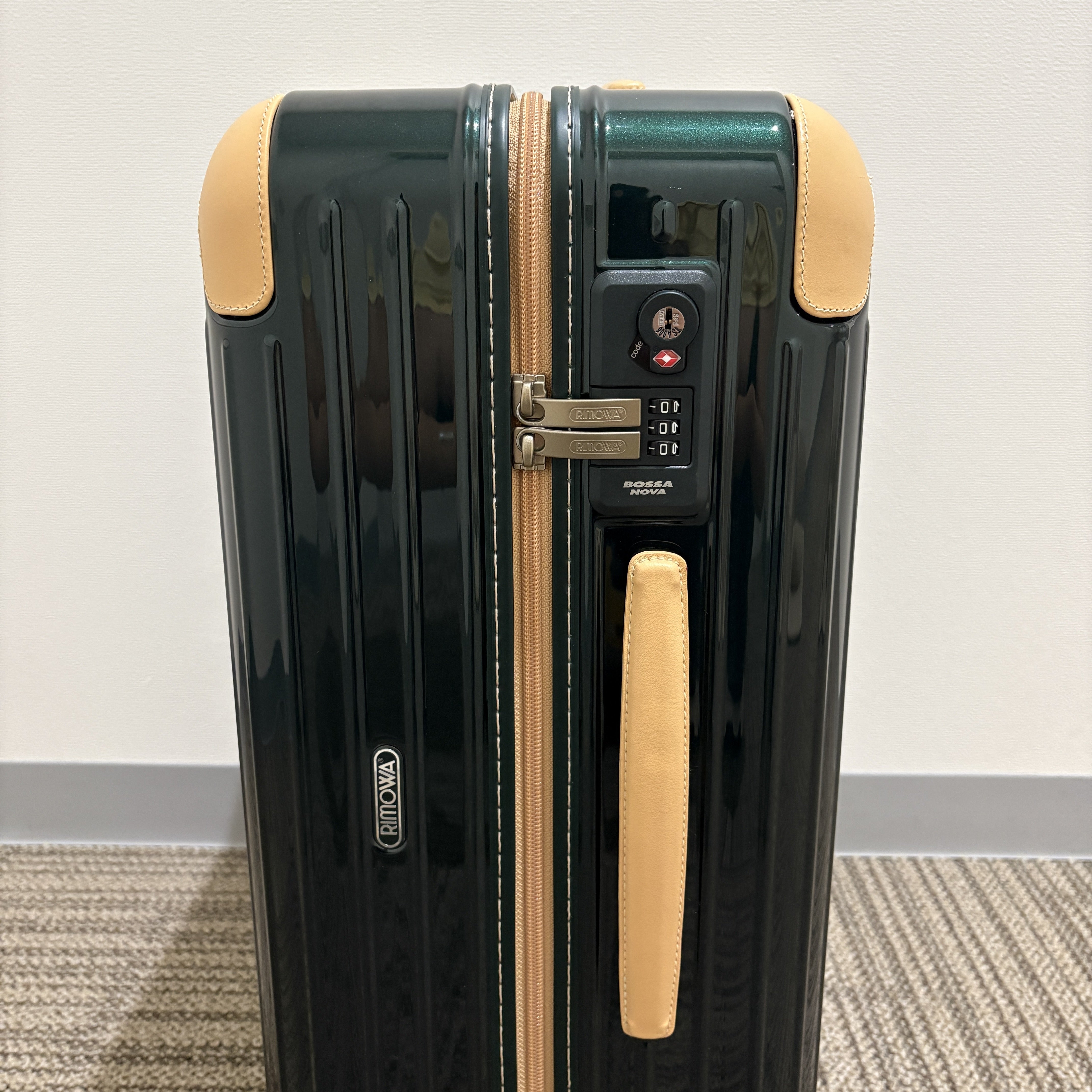 リモワ　ボサノバ　870.56.41.4　42リットル　中古美品　4輪