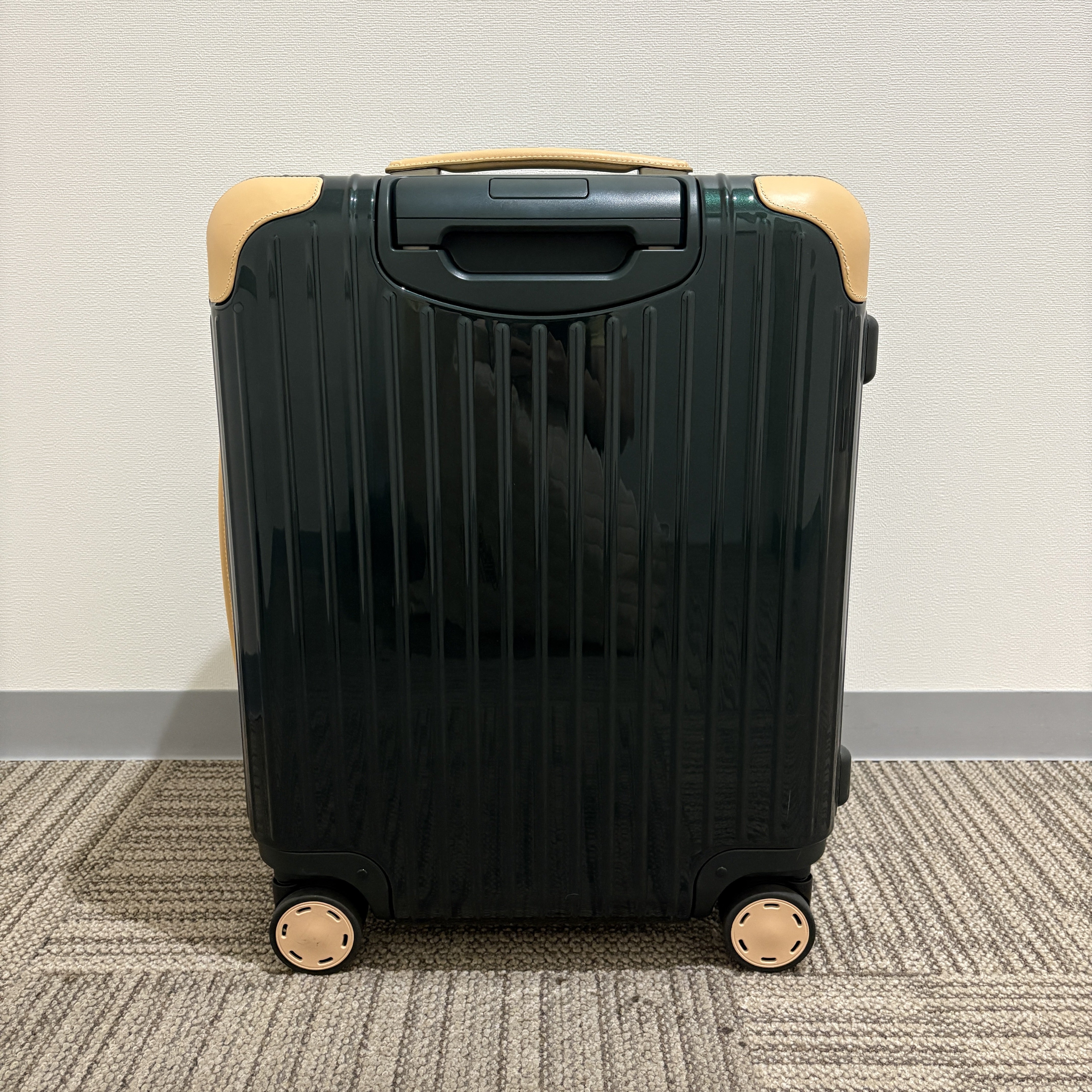 リモワ　ボサノバ　870.56.41.4　42リットル　中古美品　4輪