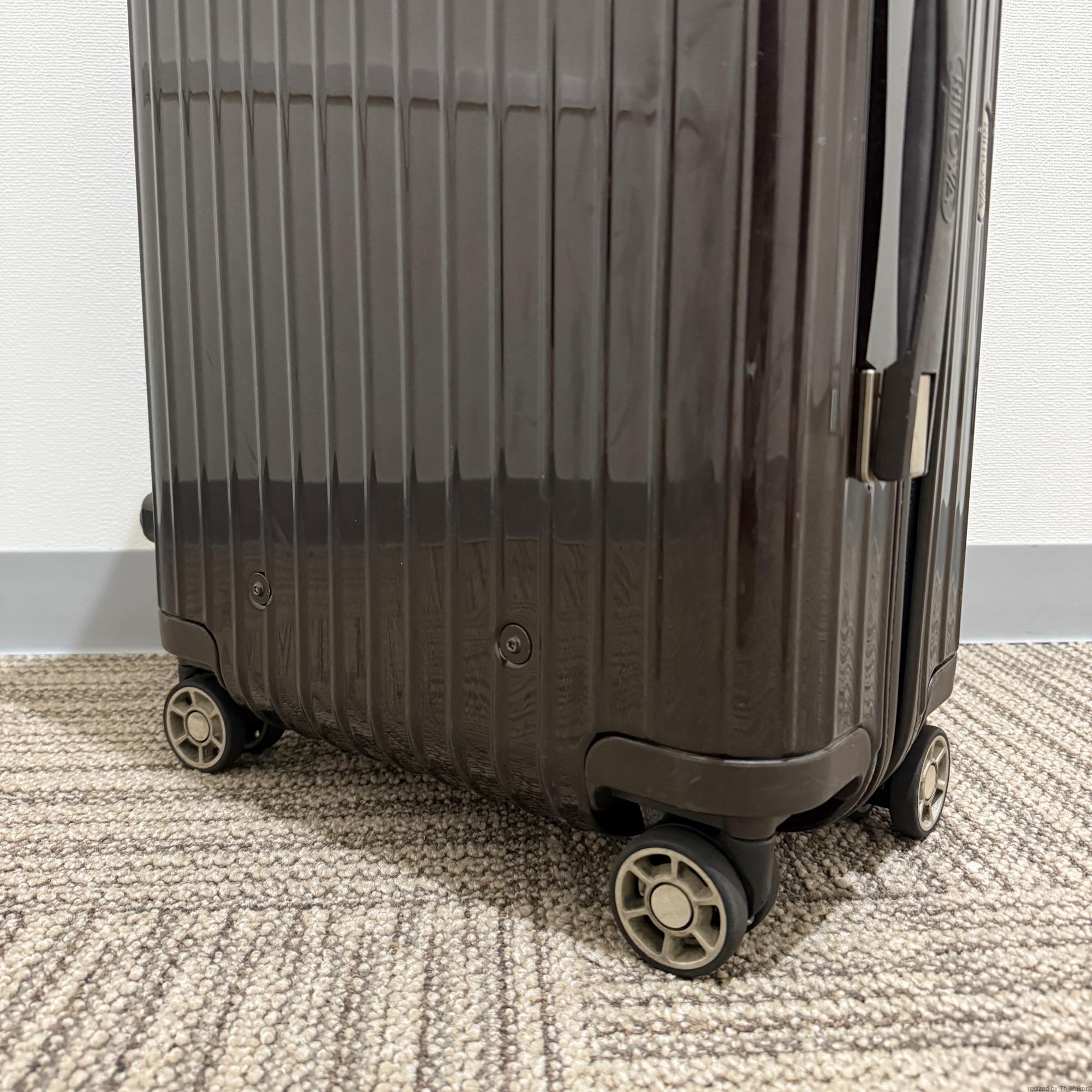 リモワ　サルサデラックス　872.52　33リットル　中古商品　4輪