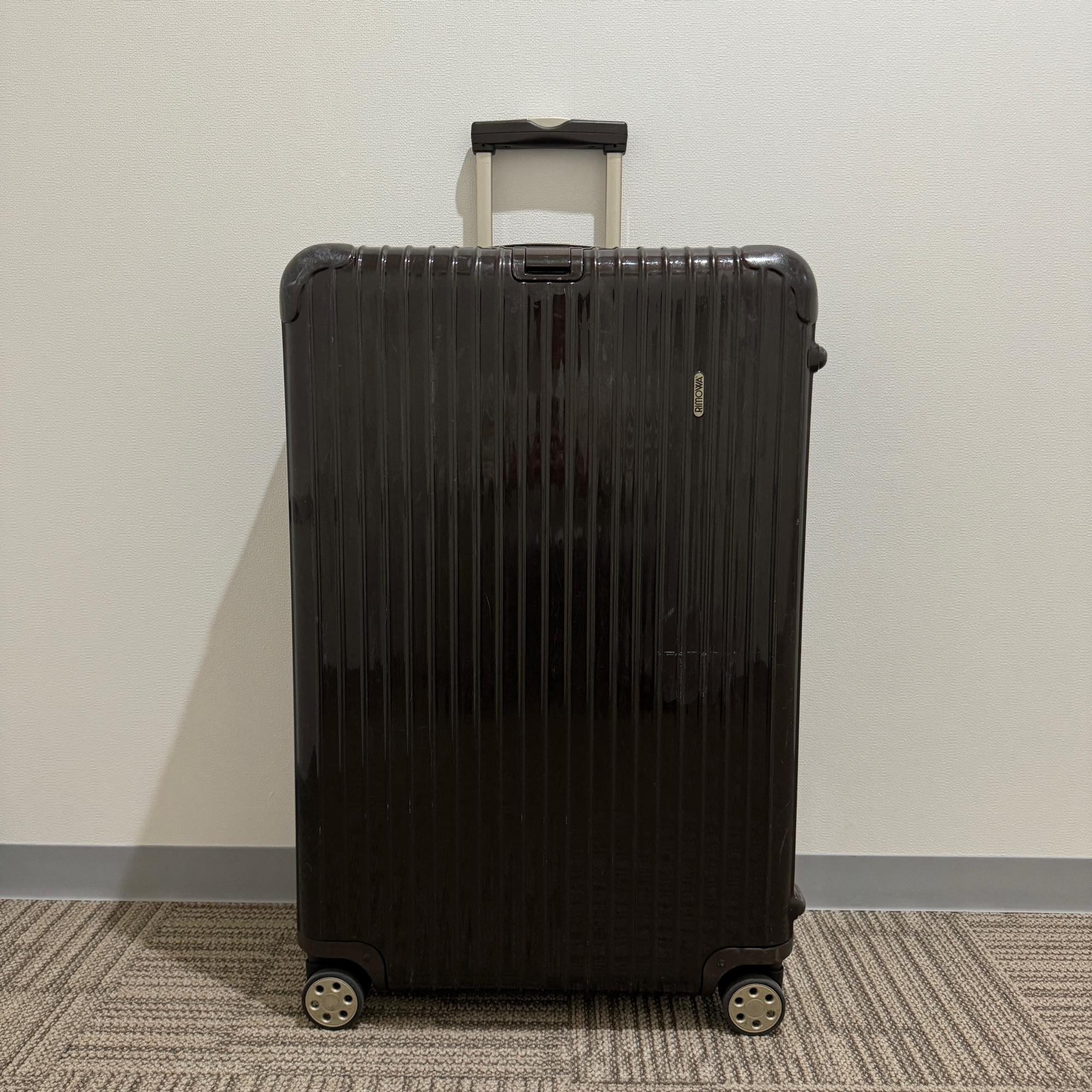 リモワ　サルサデラックス　870.77　中古商品　104リットル　4輪