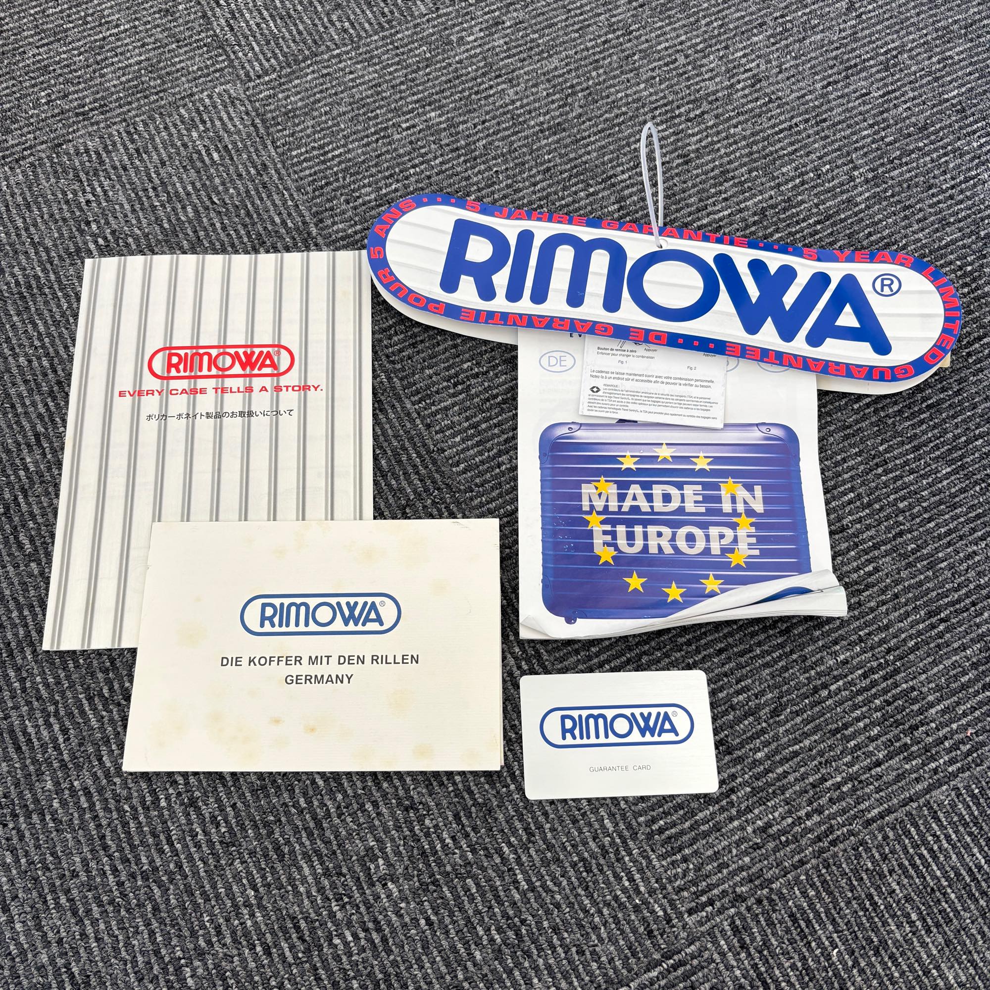 リモワ　サルサデラックス(エッセンシャル)　873.63　中古美品　58リットル　4輪