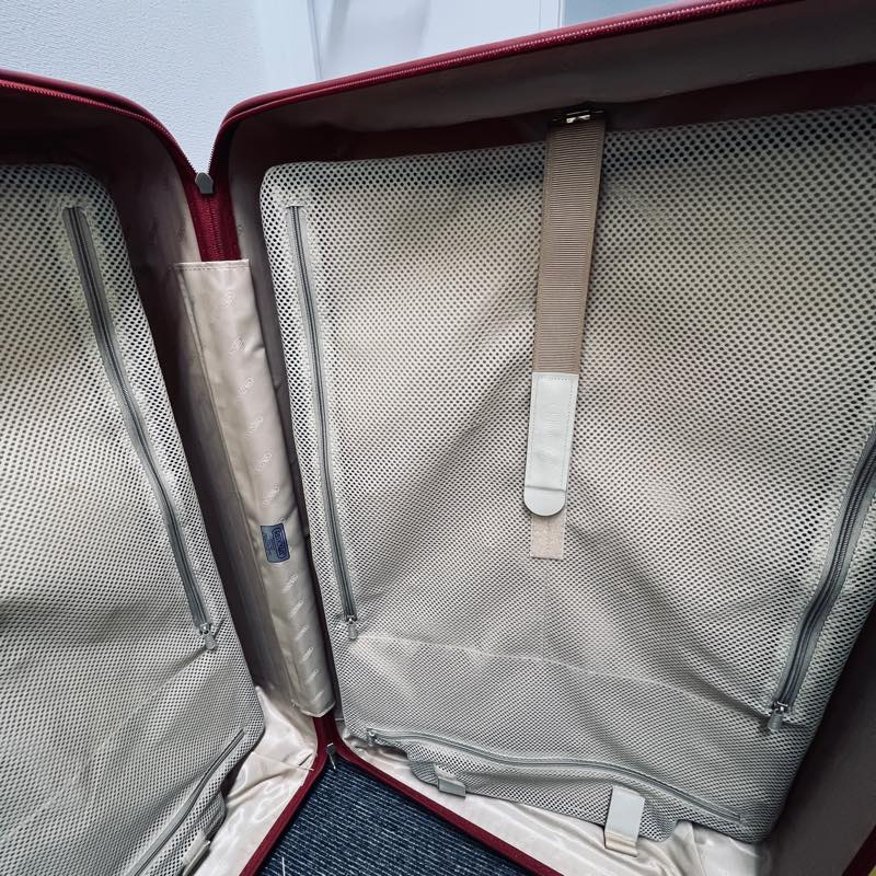 リモワ　サルサデラックス　873.77 　中古商品　104リットル　4輪