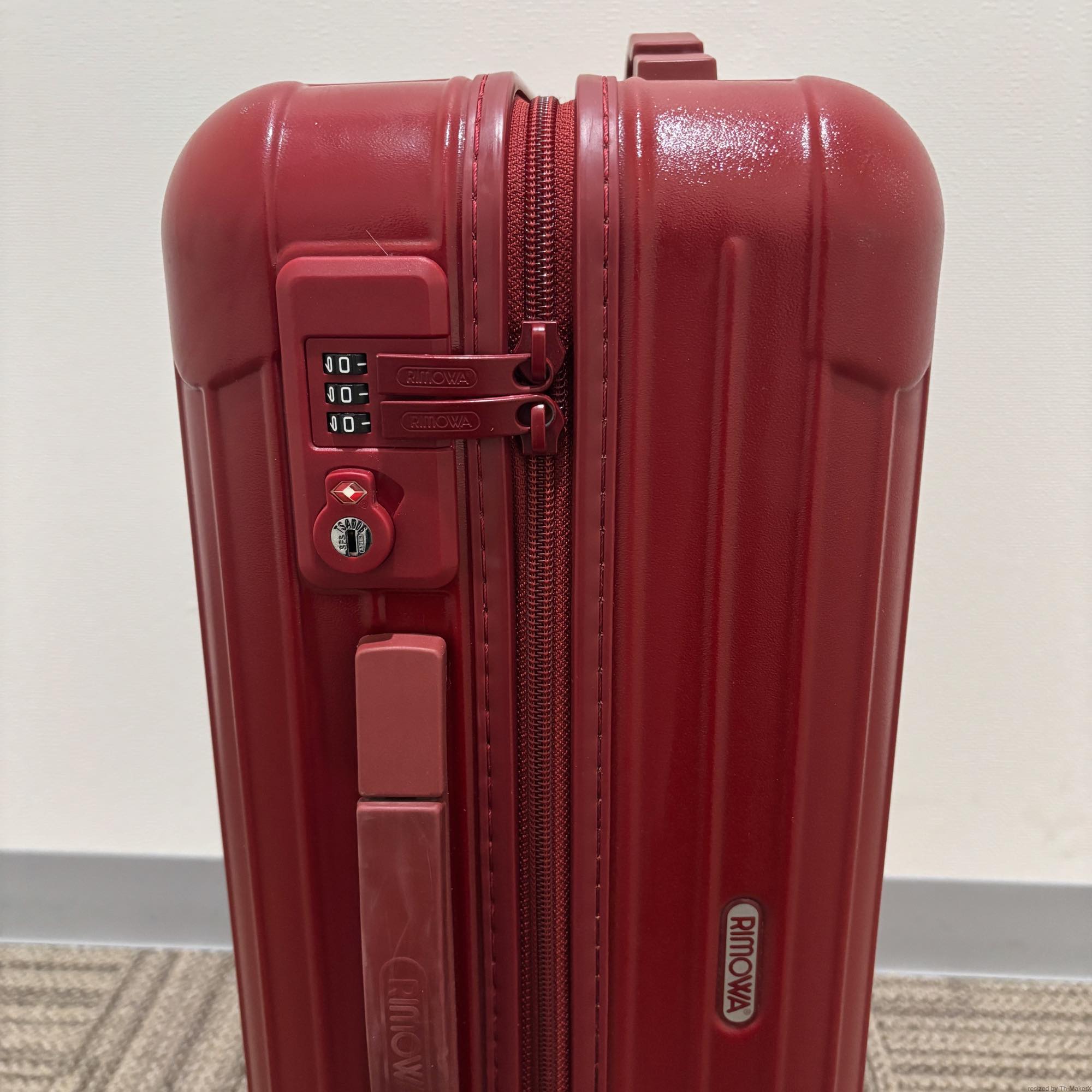 リモワ　エッセンシャル(サルサ)　875.52　35リットル　中古美品　4輪