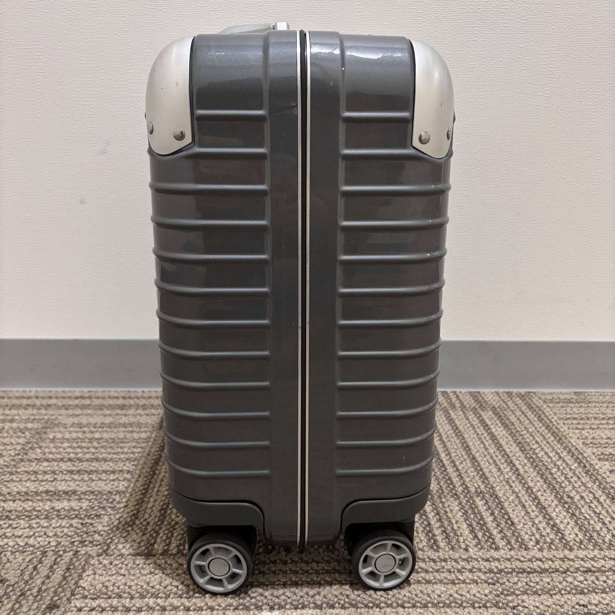 リモワ　リンボ　880.40.50.2　中古美品　24リットル　4輪