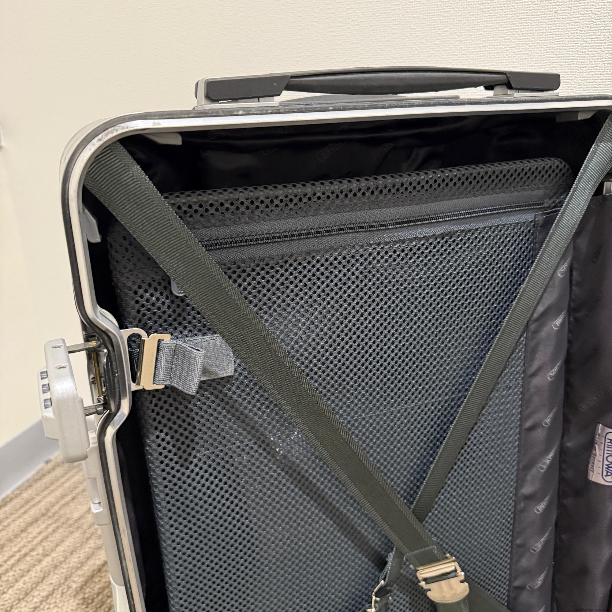 リモワ　リンボ　880.52.50.2　中古美品　32リットル　2輪