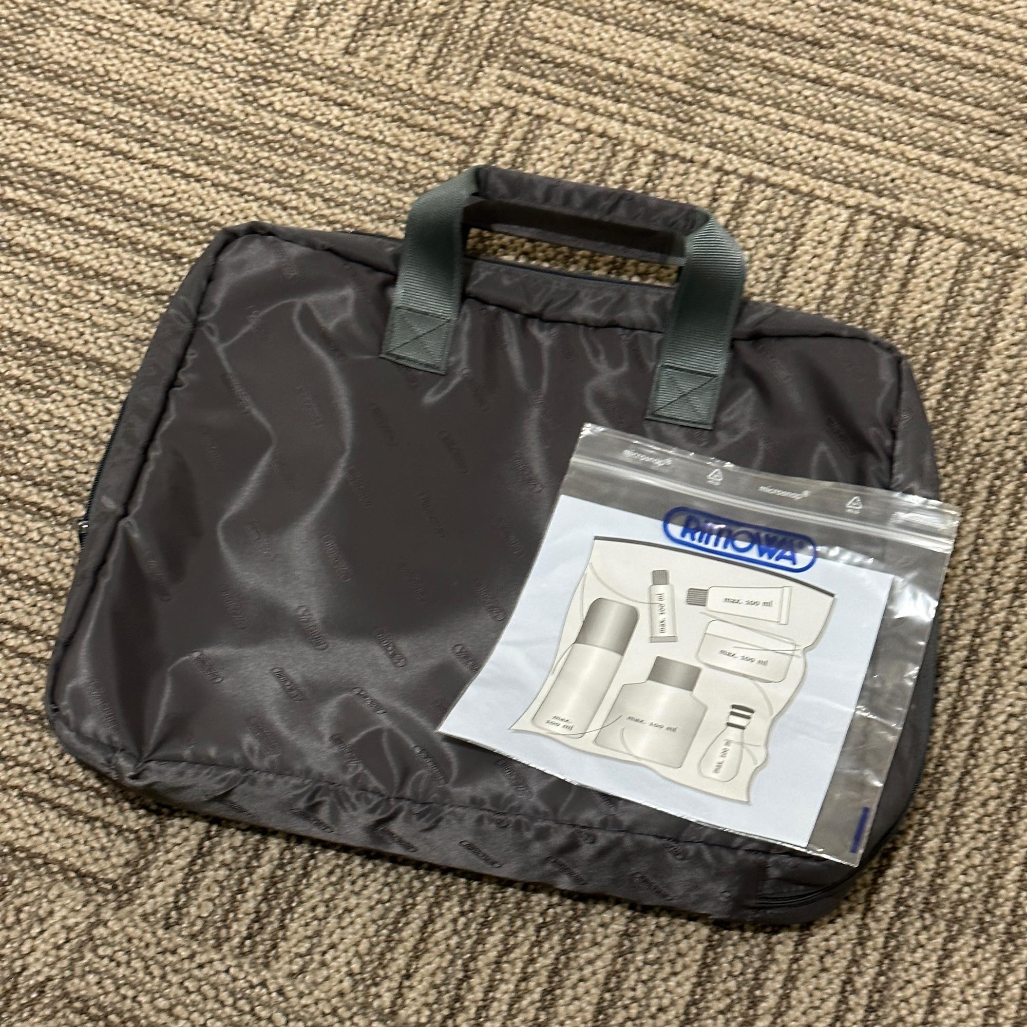 リモワ　リンボ　881.40.21.2　24リットル　中古美品　2輪