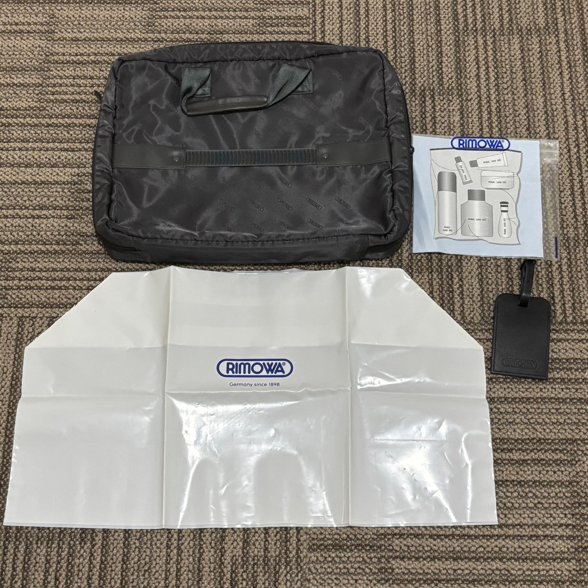 リモワ　リンボ　881.40.21.2　24リットル　中古美品　2輪