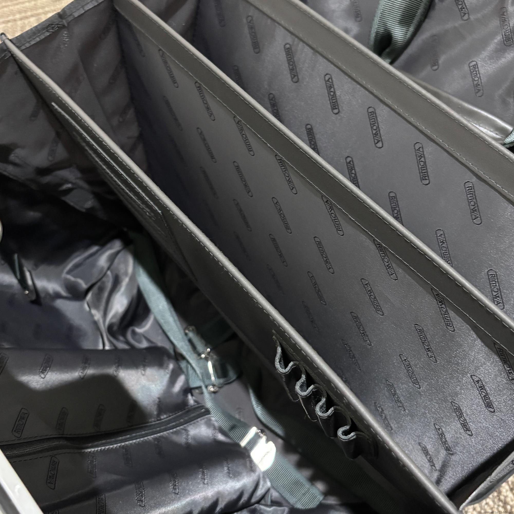リモワ　リンボ　881.40.21.2　24リットル　中古美品　2輪