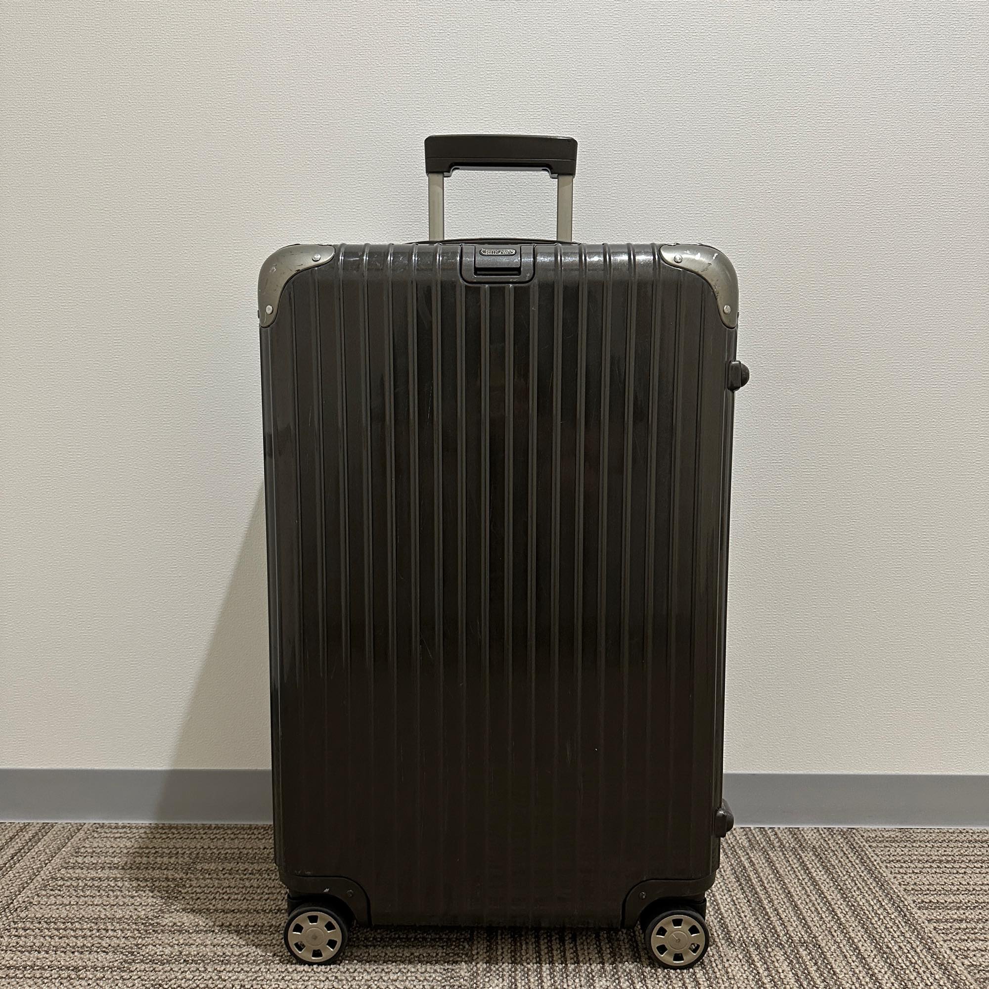 リモワ　リンボ　881.70.33.4　73リットル　中古商品　4輪