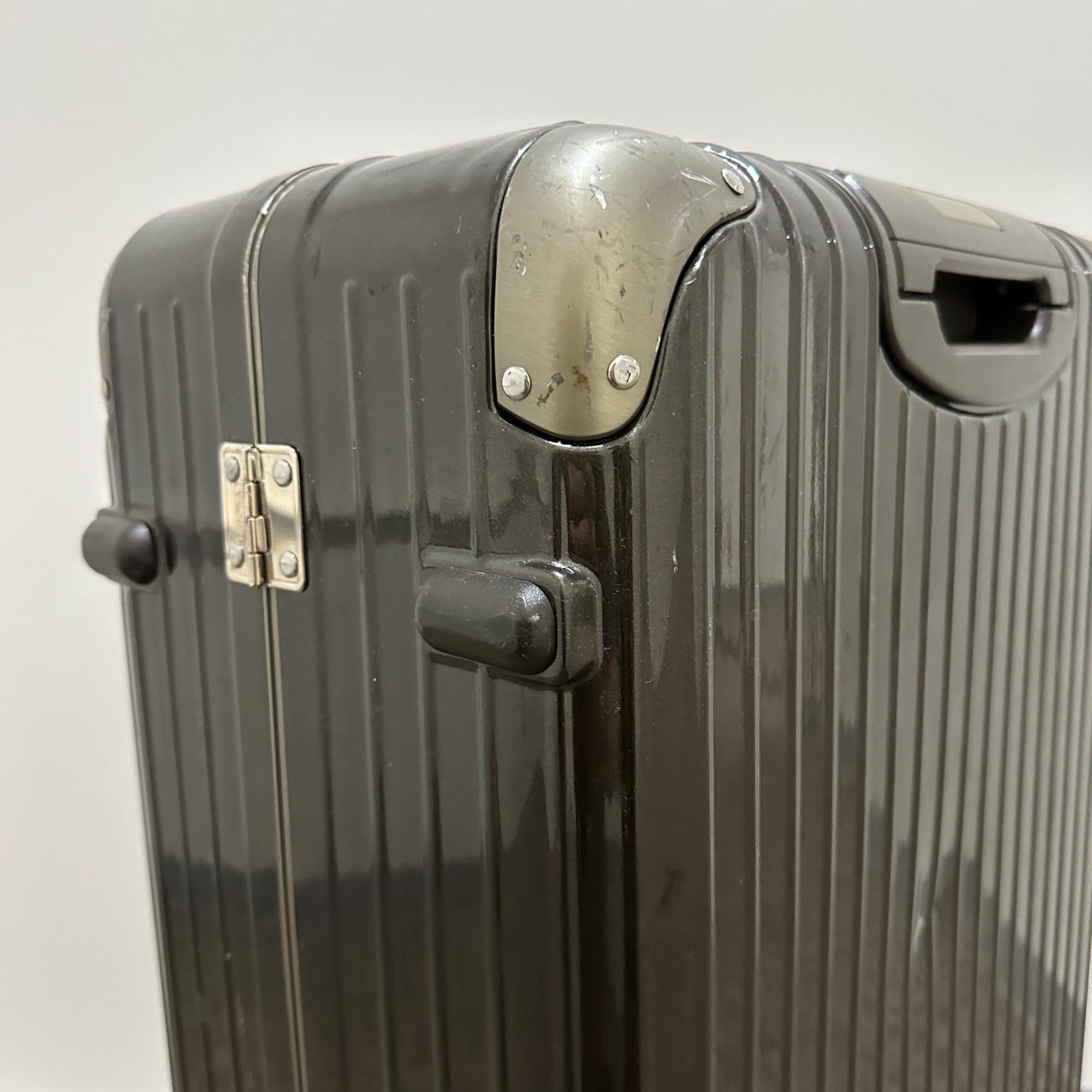 リモワ　リンボ　881.70.33.4　73リットル　中古商品　4輪