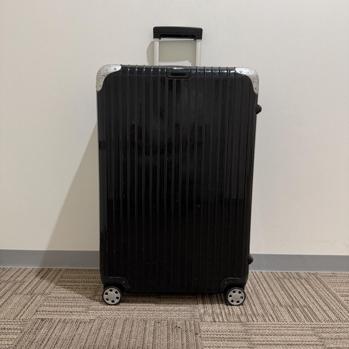リモワ　リンボ　中古美品　881.73.50.4　87リットル　4輪