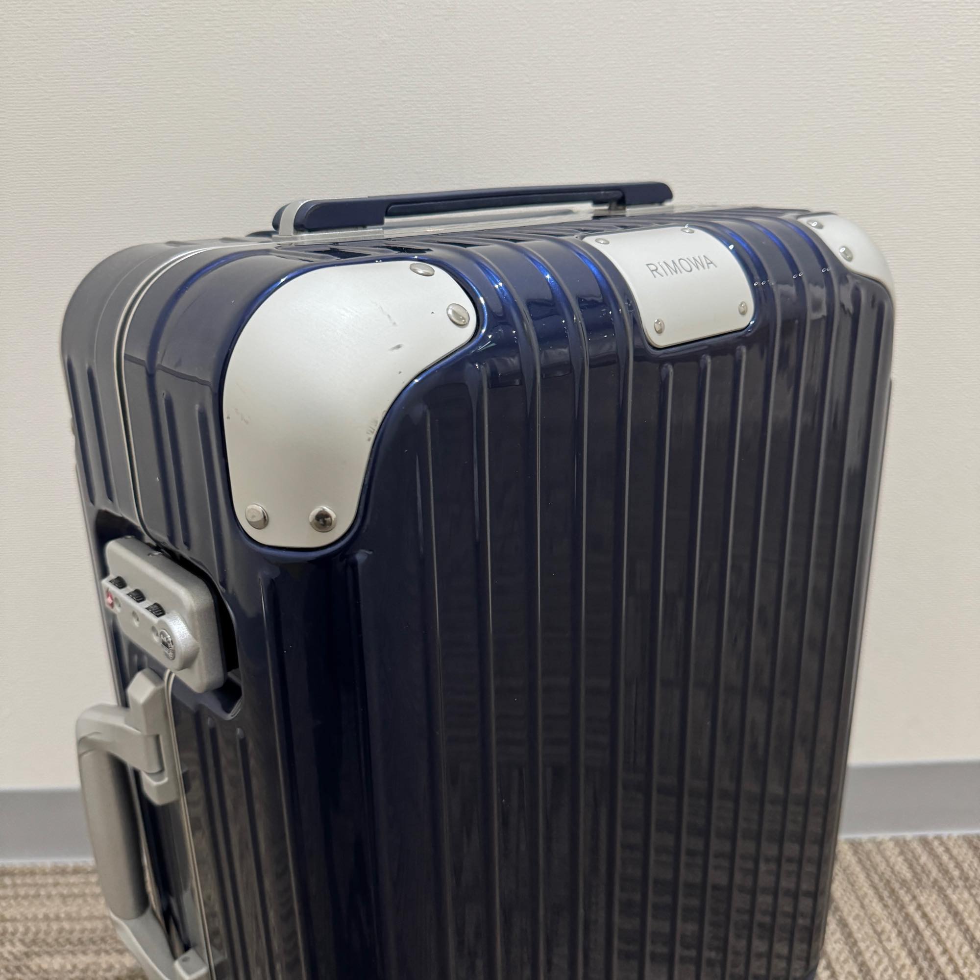 リモワ　ハイブリッド　883.52  キャビンS　グロスブルー　中古美品　32L