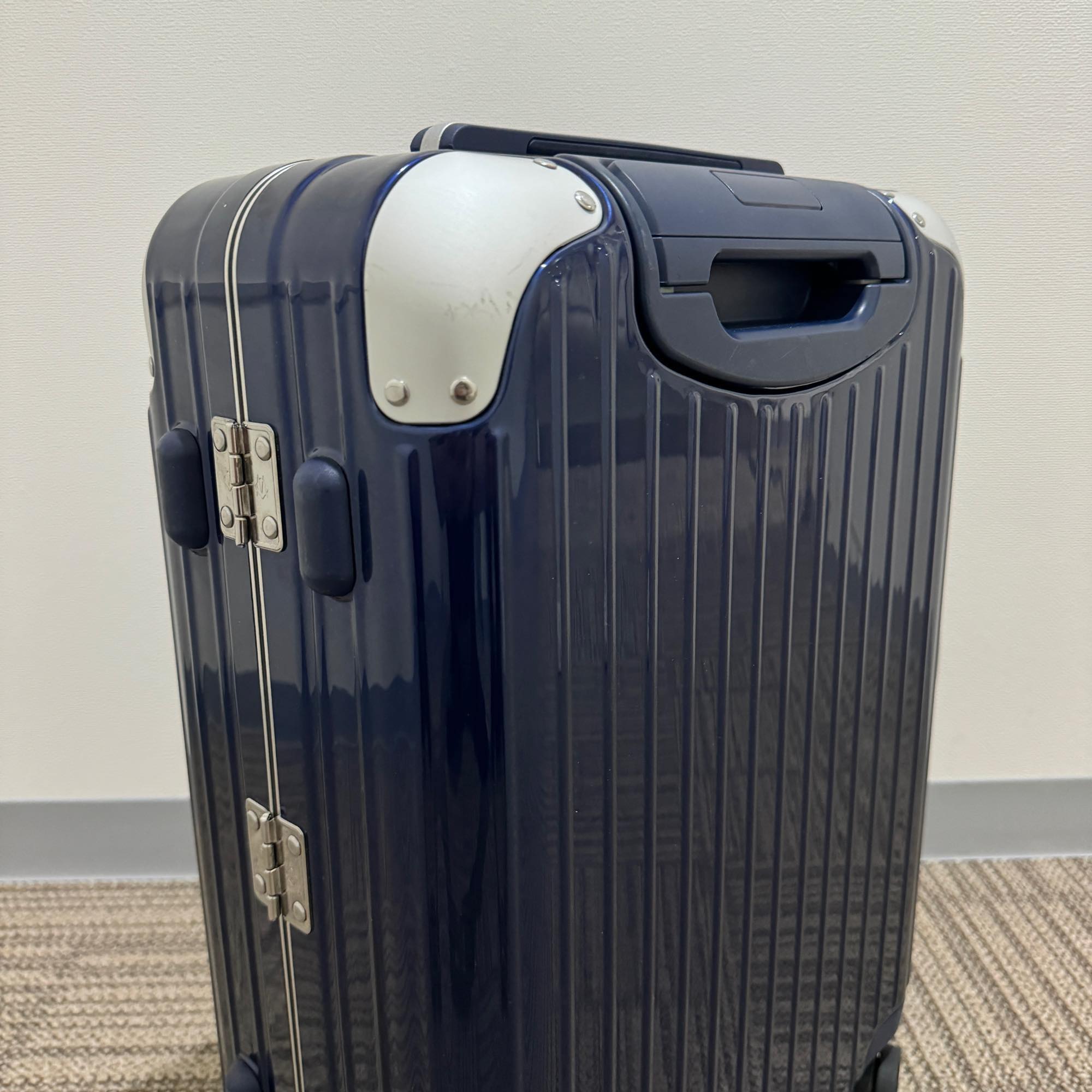リモワ　ハイブリッド　883.52  キャビンS　グロスブルー　中古美品　32L