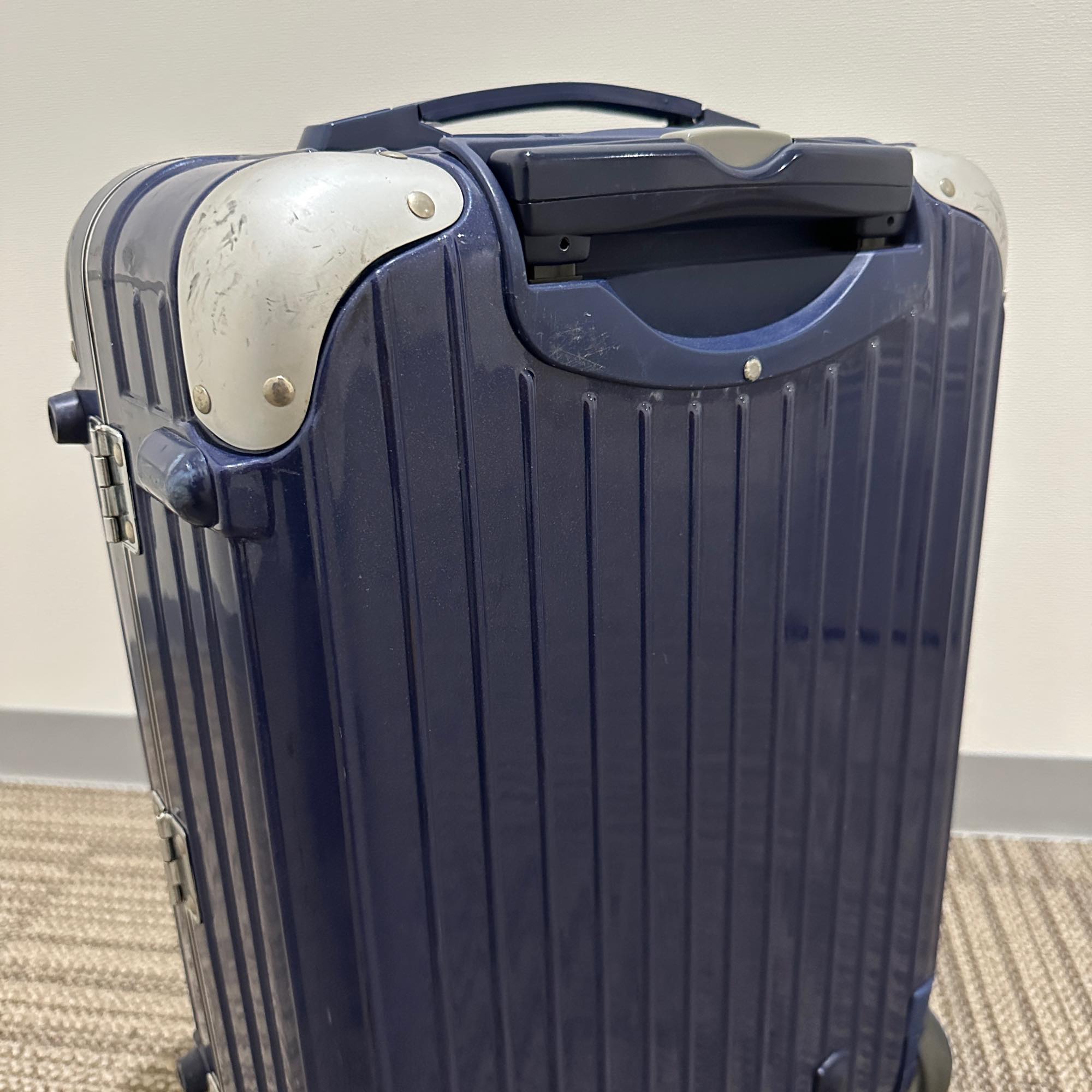 リモワ　リンボ　U884.52　35リットル　中古商品　2輪