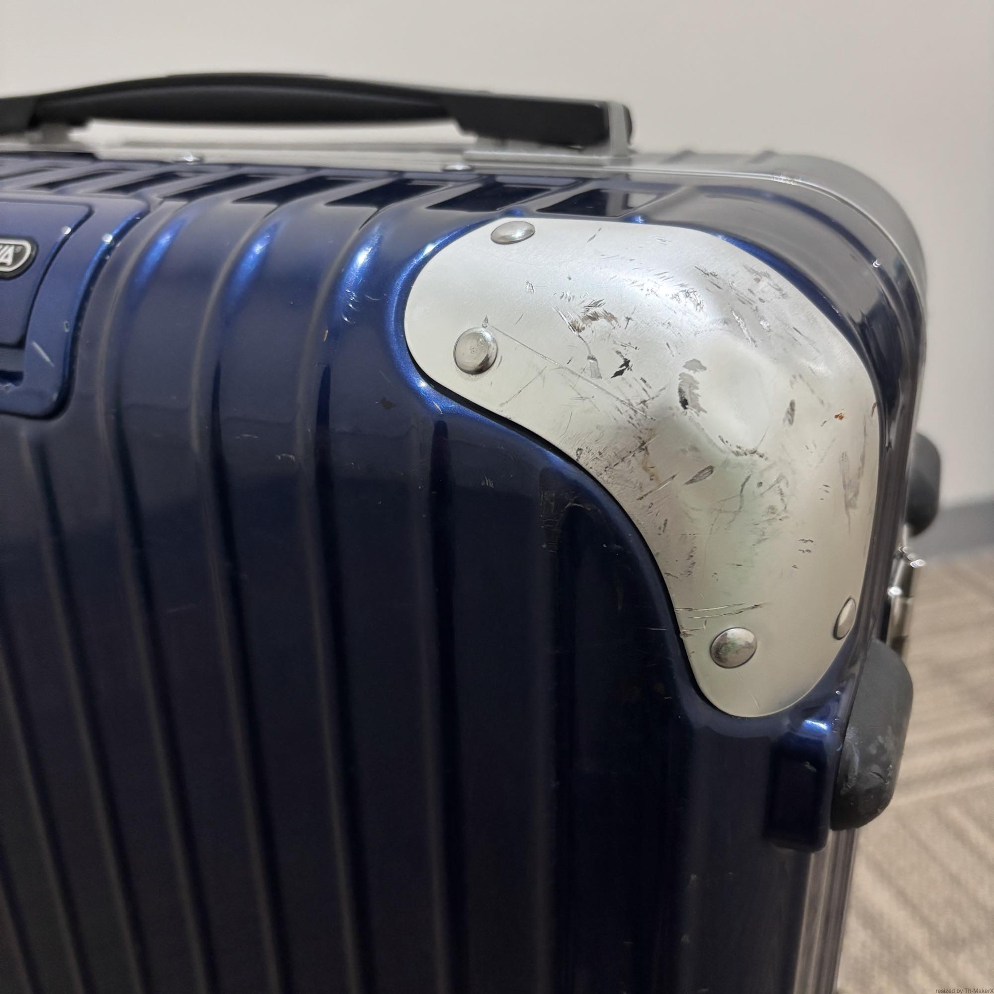 リモワ ハイブリッド(リンボ) 891.52 中古商品 35リットル 4輪