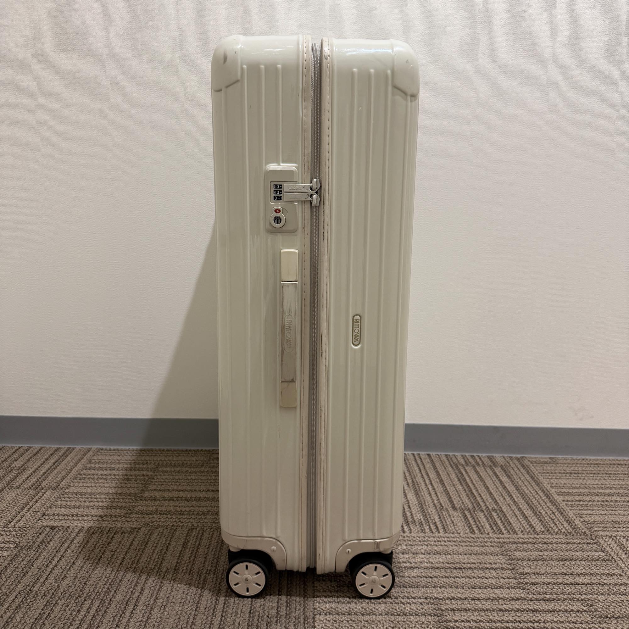 リモワ　ユナイテッドアローズ限定　エッセンシャル(サルサ)　U895.43　中古美品　104リットル　4輪