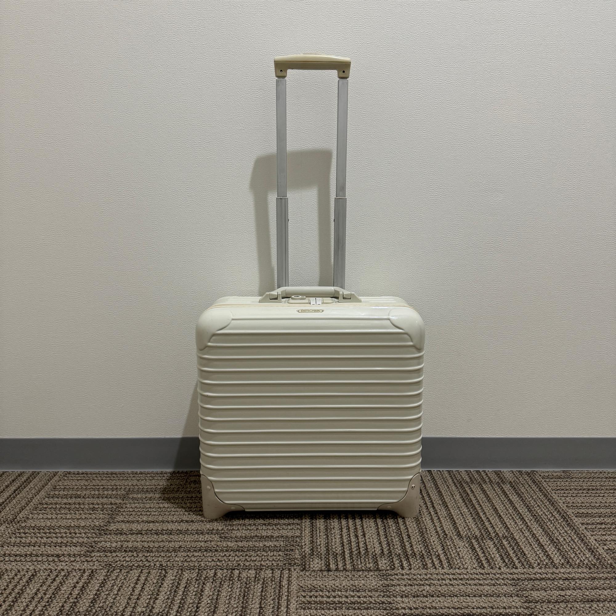 リモワ　ユナイテッドアローズ限定サルサ　895.47 　中古商品　20リットル　2輪