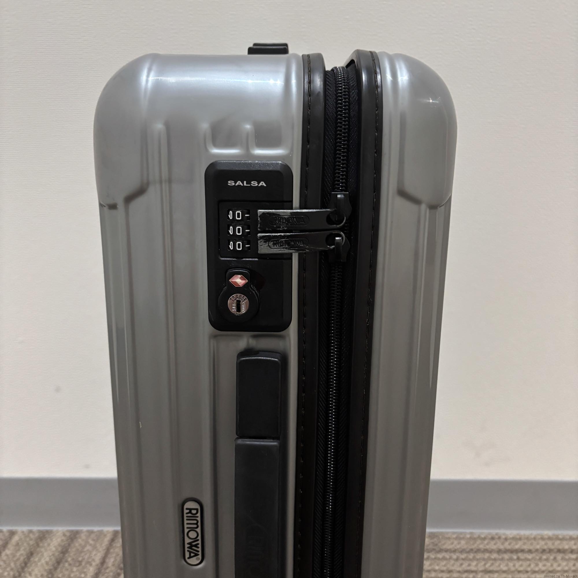 リモワ　エッセンシャル(サルサ)　中古美品　856.52-9　35リットル　2輪