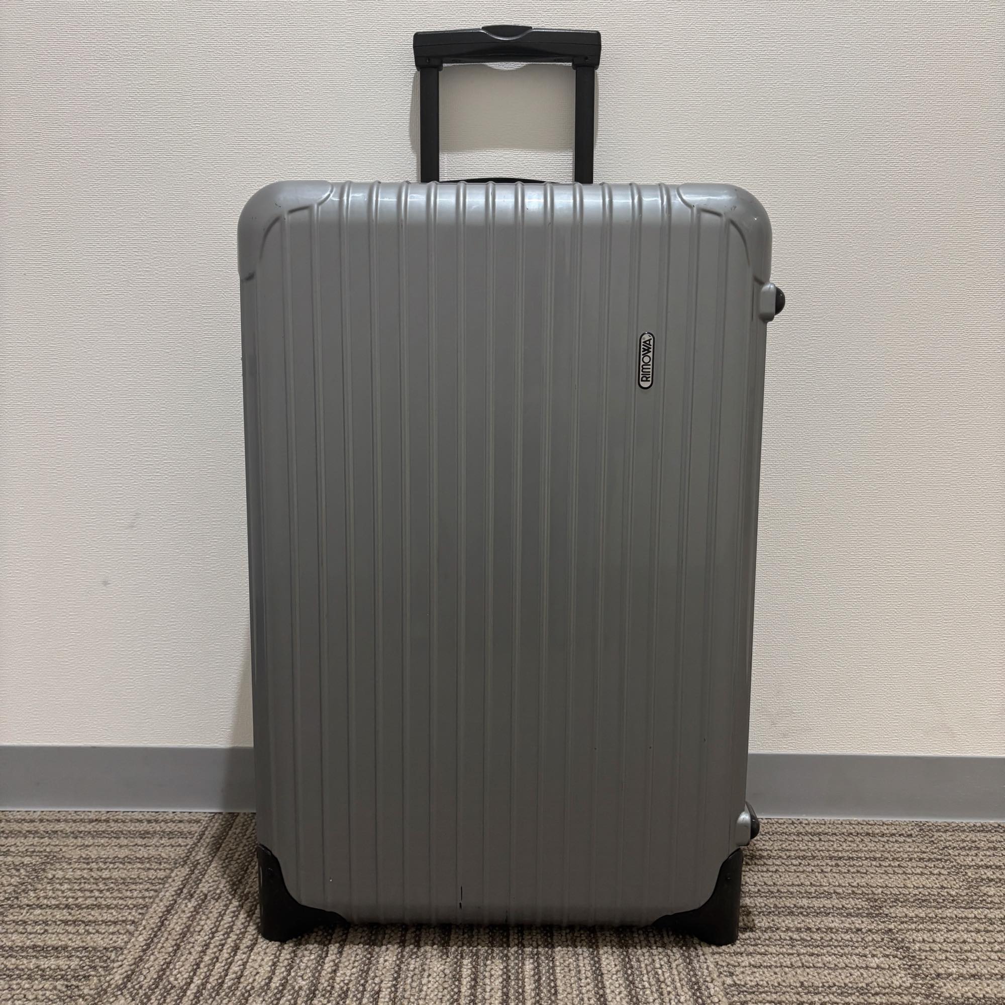 リモワ　エッセンシャル(サルサ)　856.63-9　63リットル　中古商品　2輪