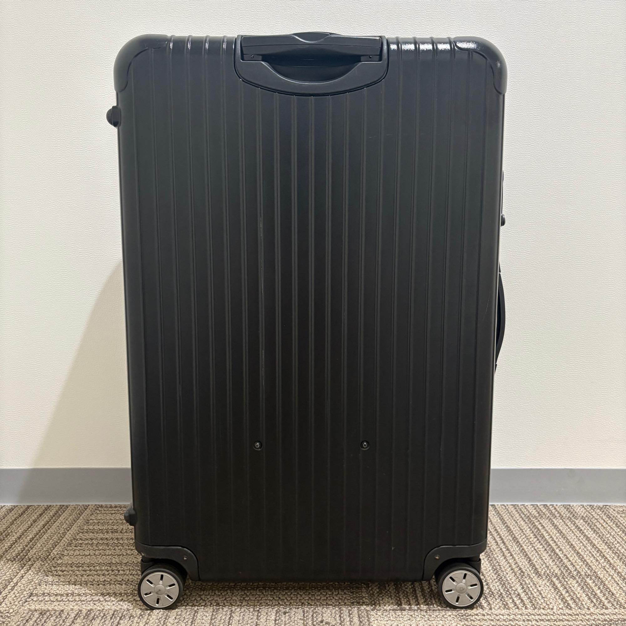 リモワ　サルサ(エッセンシャル)　871.77-9　107リットル　中古美品　4輪