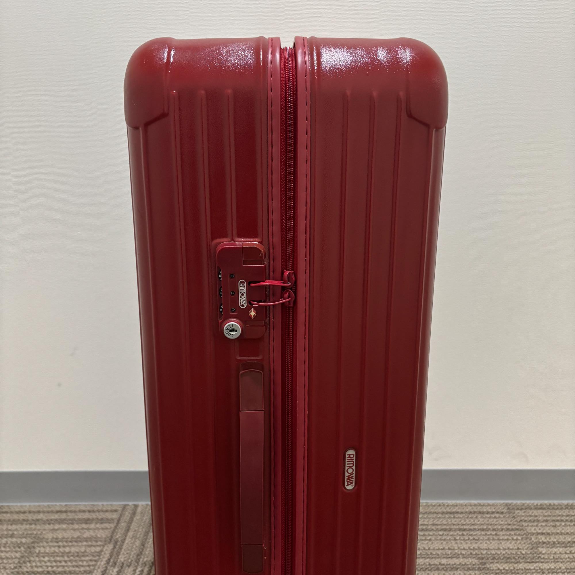 リモワ　エッセンシャル(サルサ)　875.77-9　104リットル　中古美品　4輪